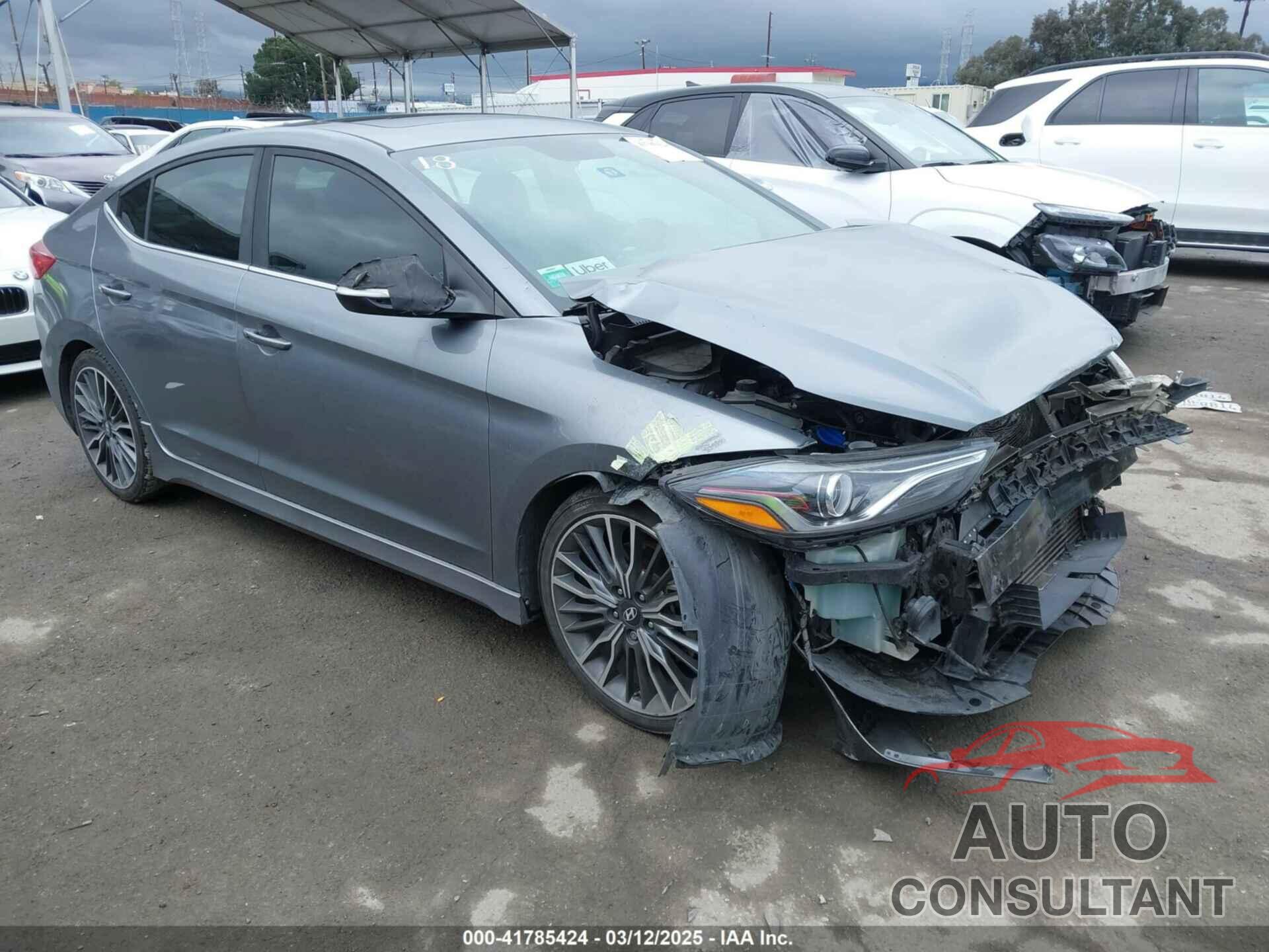 HYUNDAI ELANTRA 2018 - KMHD04LB8JU514108