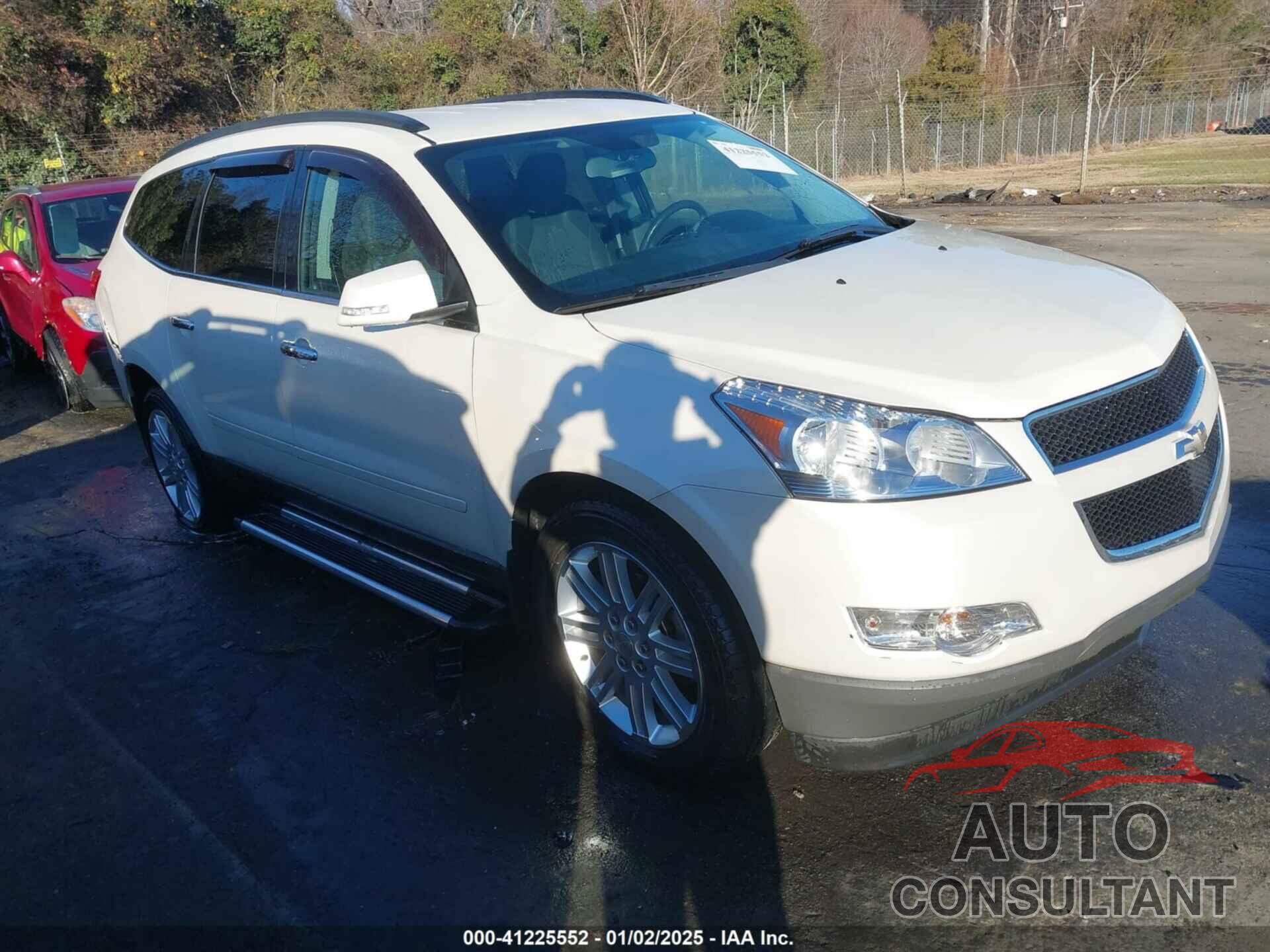 CHEVROLET TRAVERSE 2011 - 1GNKRGED1BJ108831