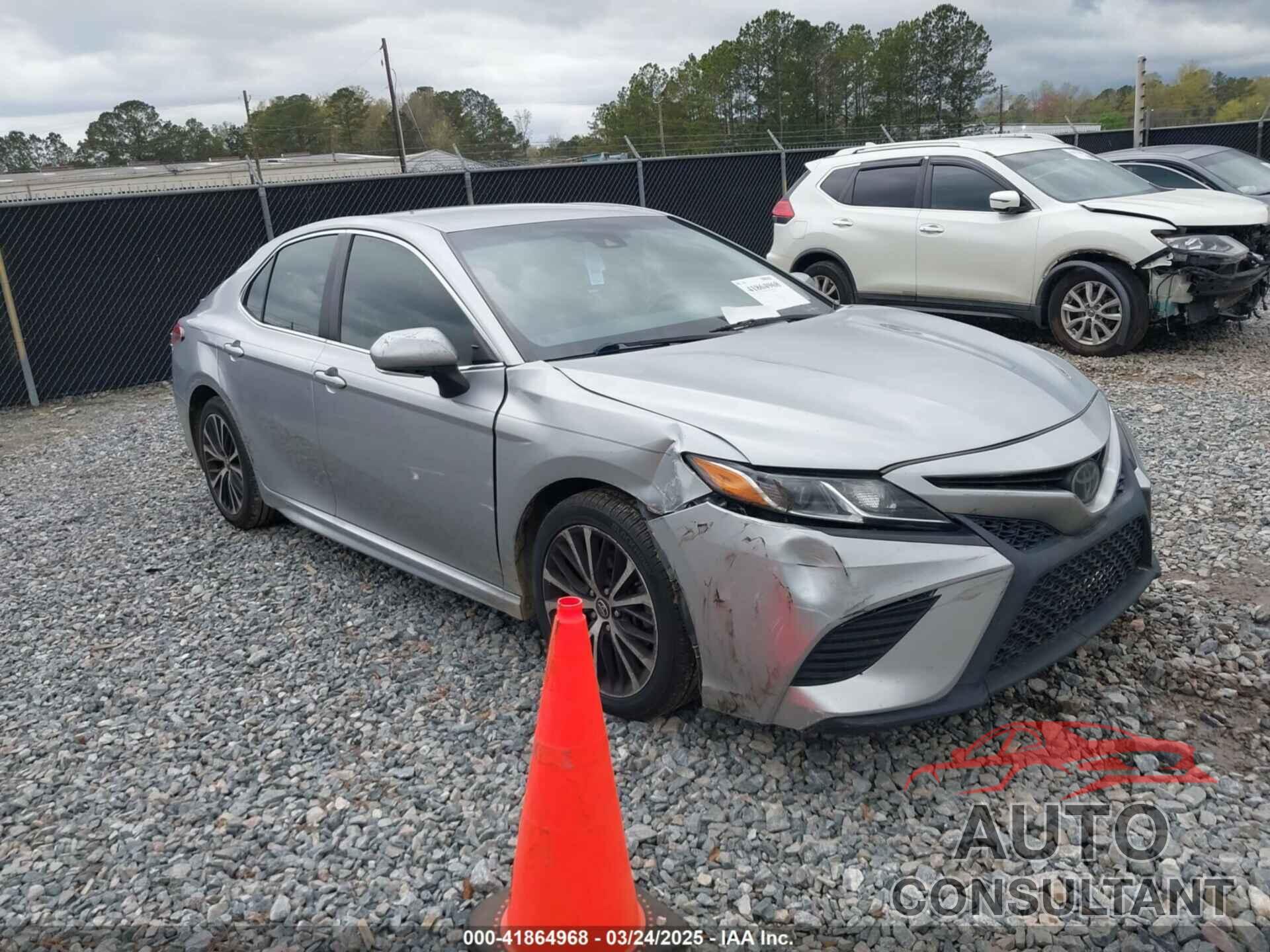 TOYOTA CAMRY 2018 - 4T1B11HK4JU079020