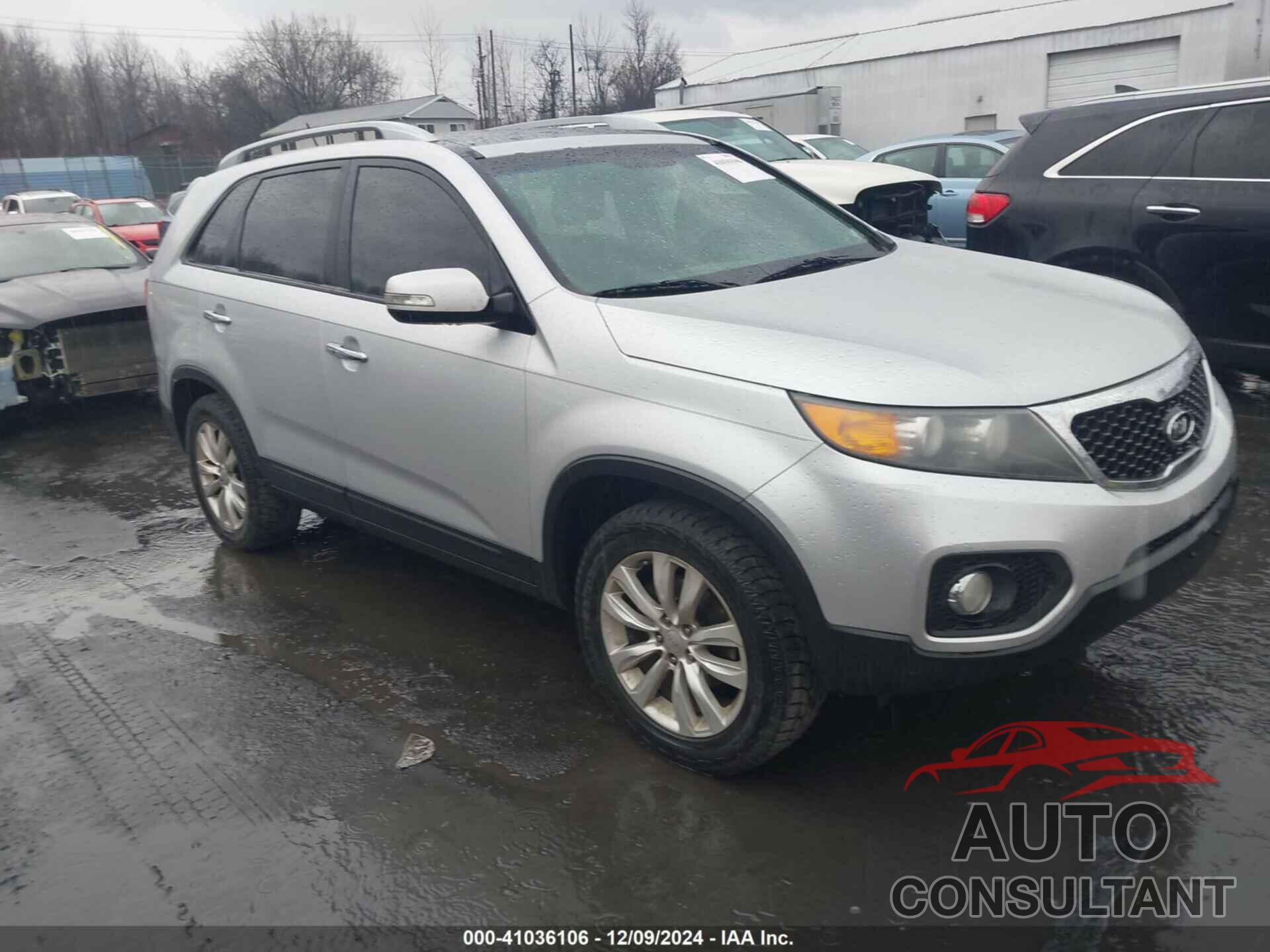 KIA SORENTO 2011 - 5XYKU4A21BG002650