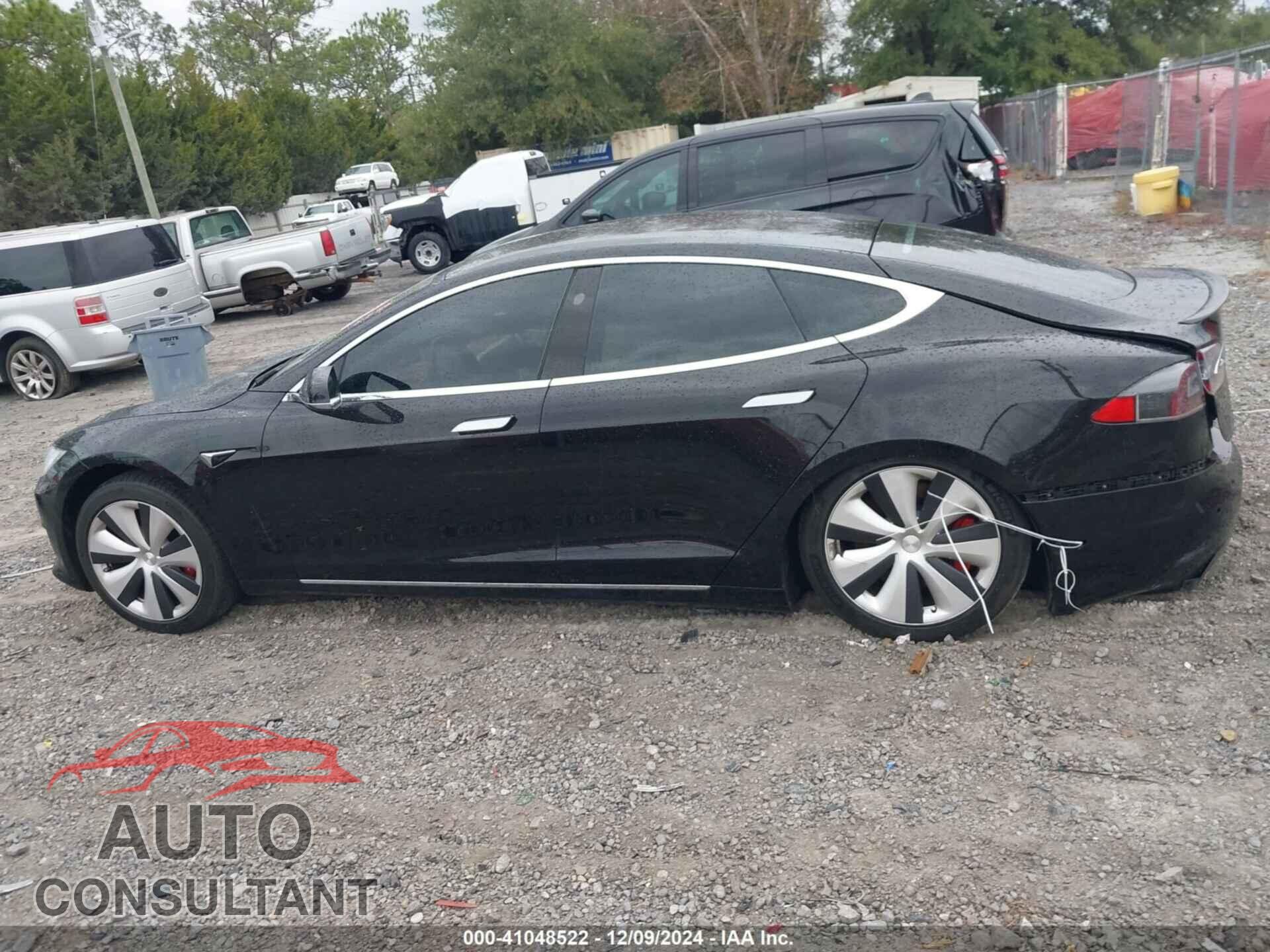 TESLA MODEL S 2020 - 5YJSA1E46LF390681