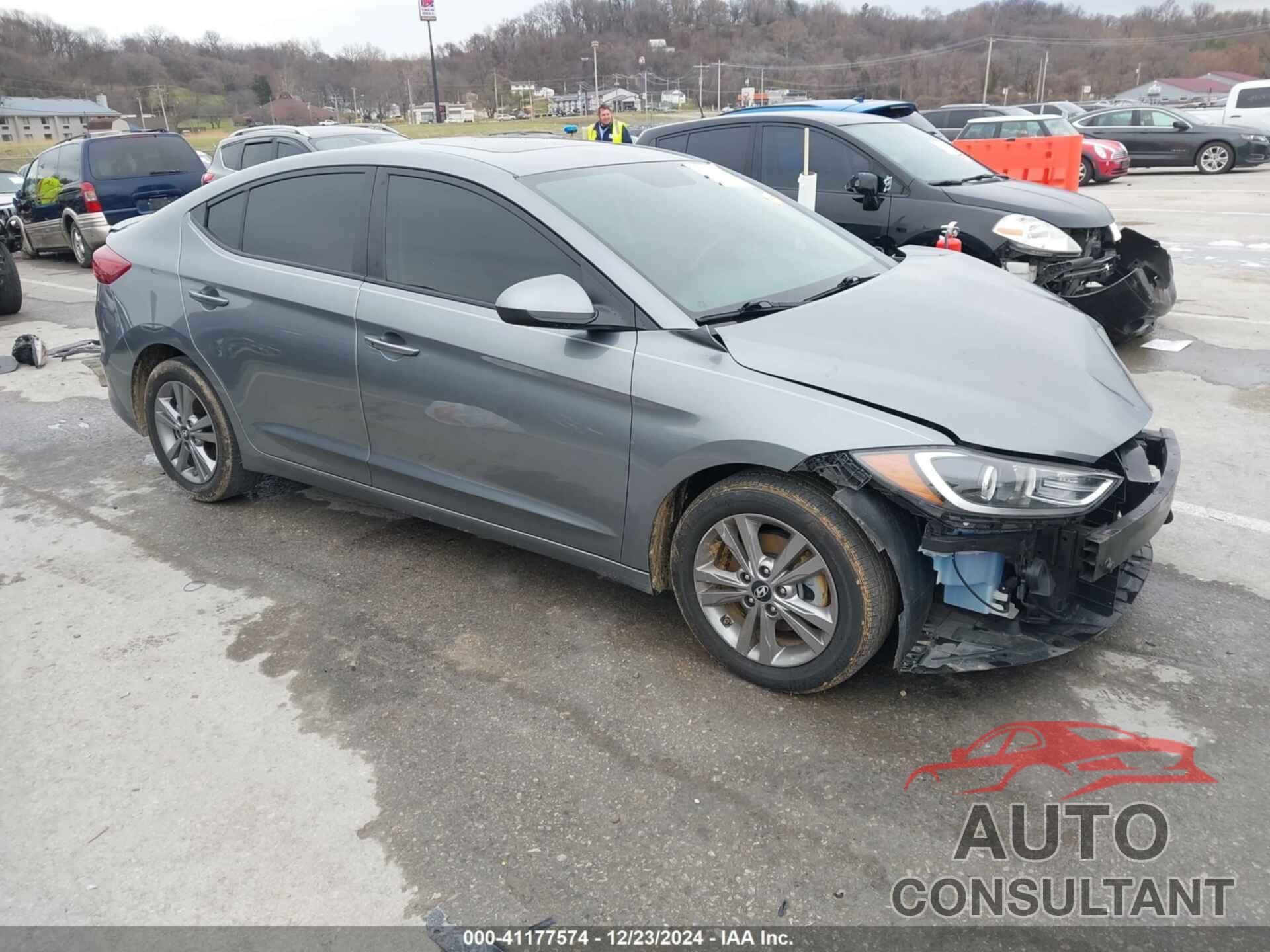 HYUNDAI ELANTRA 2018 - KMHD84LF2JU547830