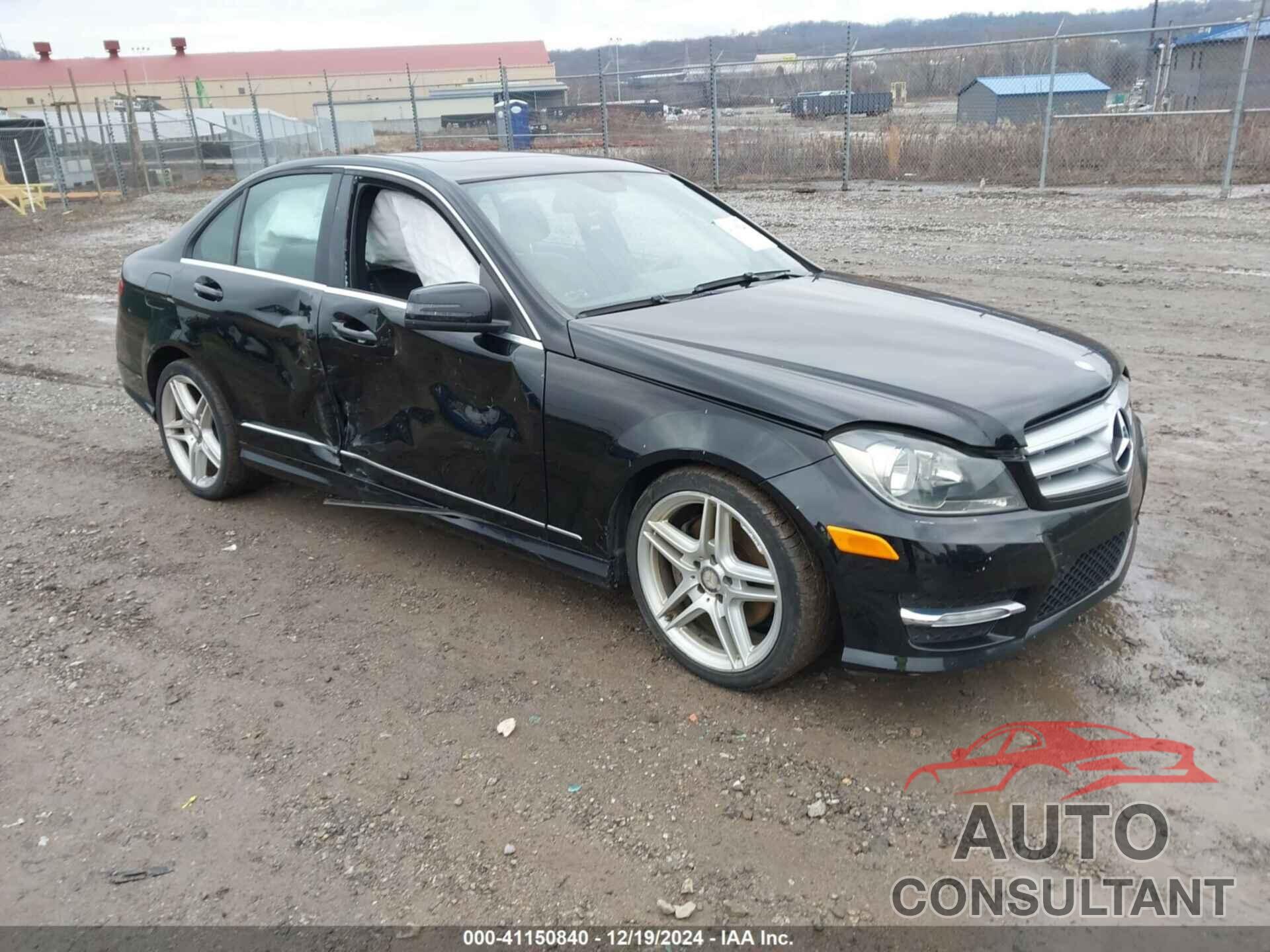 MERCEDES-BENZ C 300 2013 - WDDGF8AB9DR267575