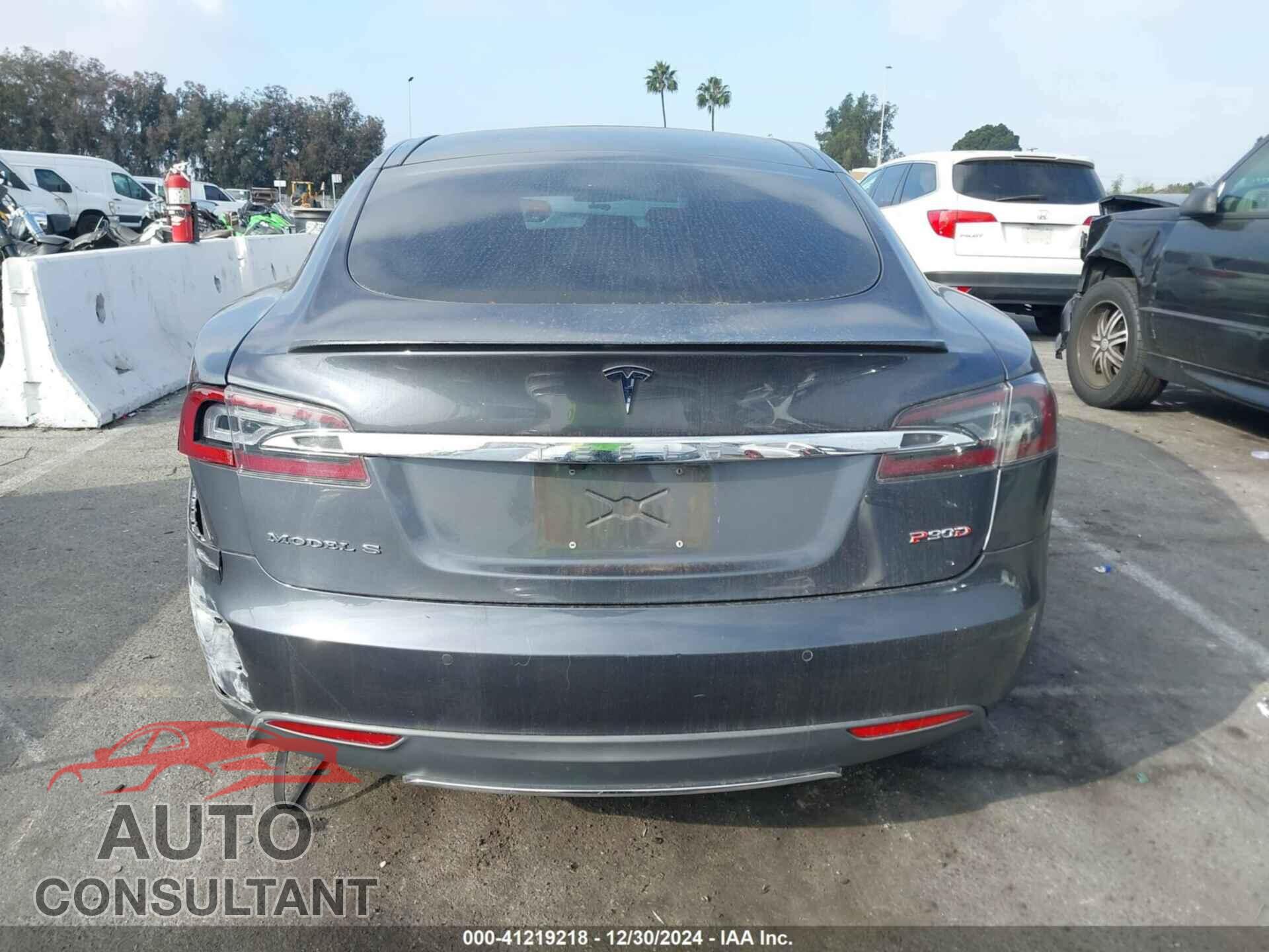 TESLA MODEL S 2015 - 5YJSA1E48FF112739