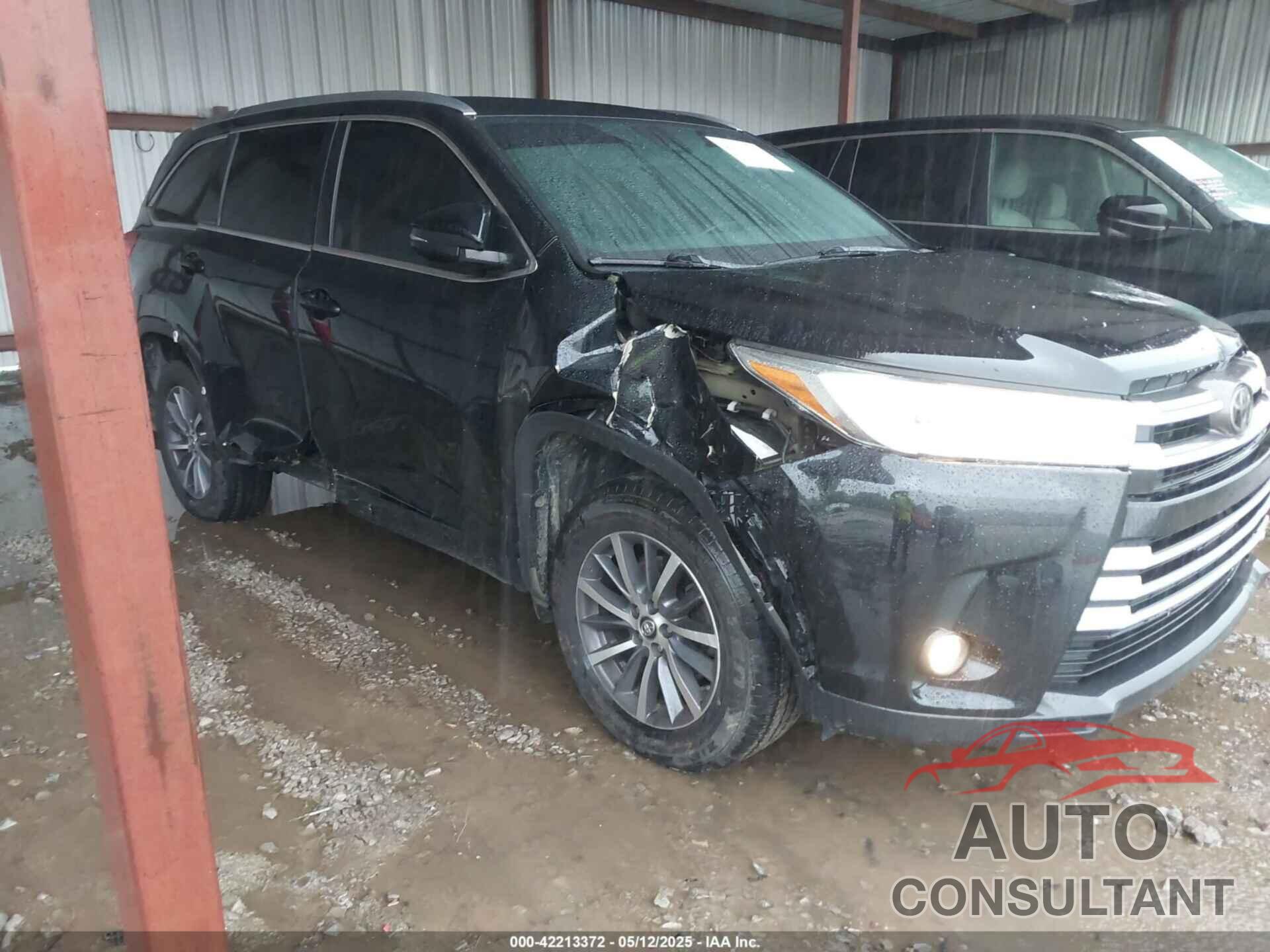 TOYOTA HIGHLANDER 2018 - 5TDJZRFH0JS542841