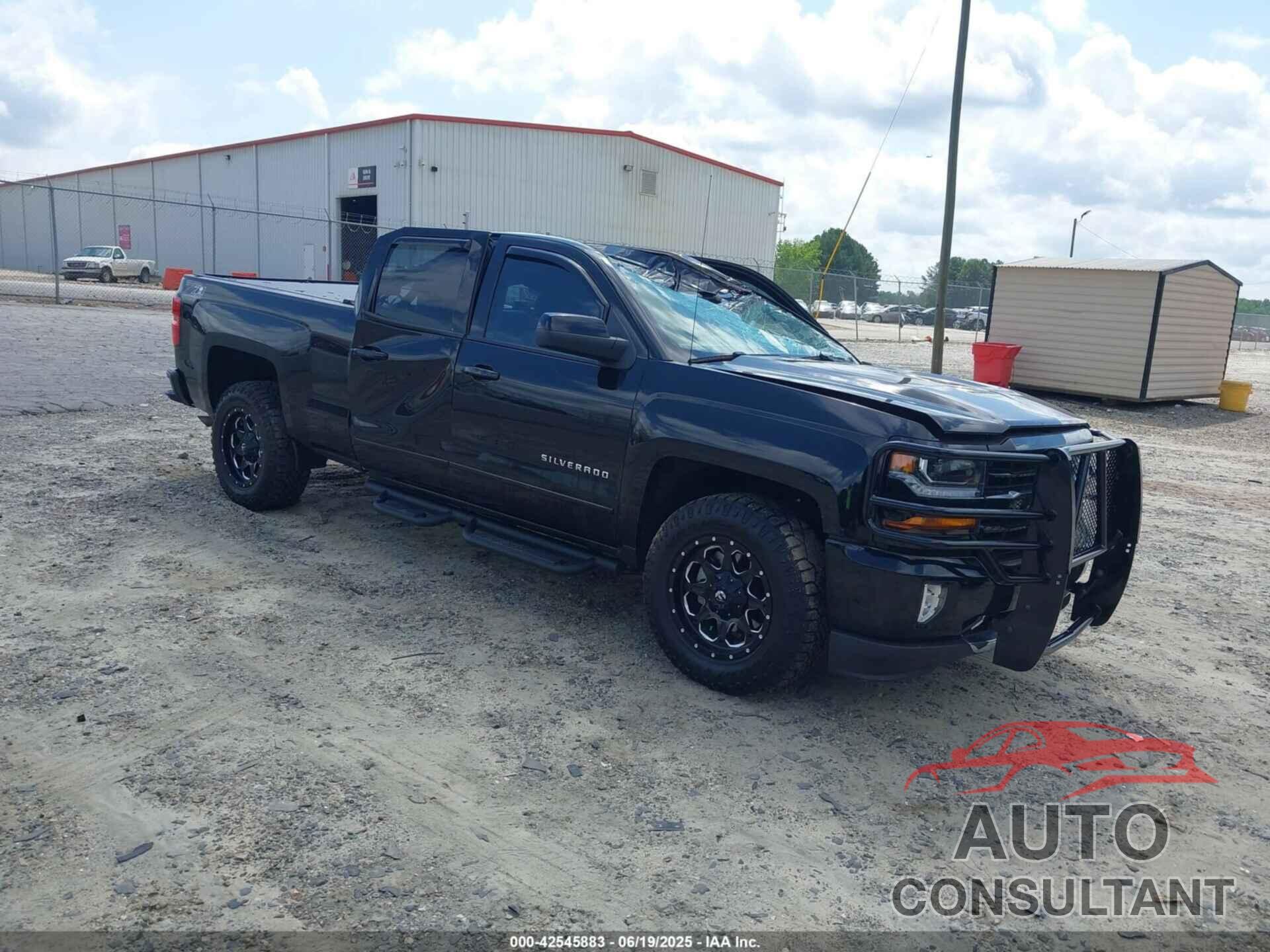 CHEVROLET SILVERADO 1500 2018 - 1GCVKREC7JZ353484