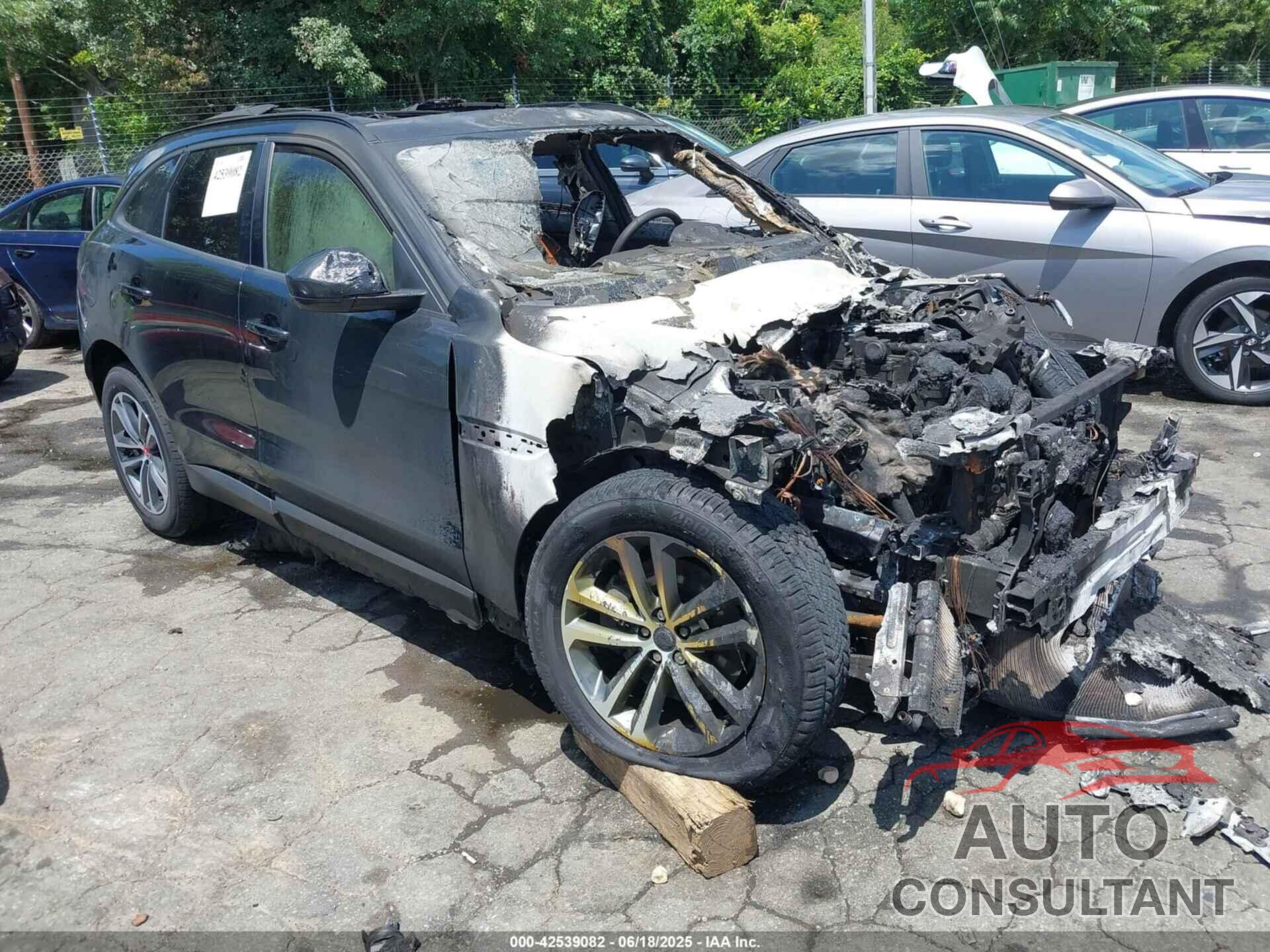 JAGUAR F-PACE 2018 - SADCJ2GX8JA291338