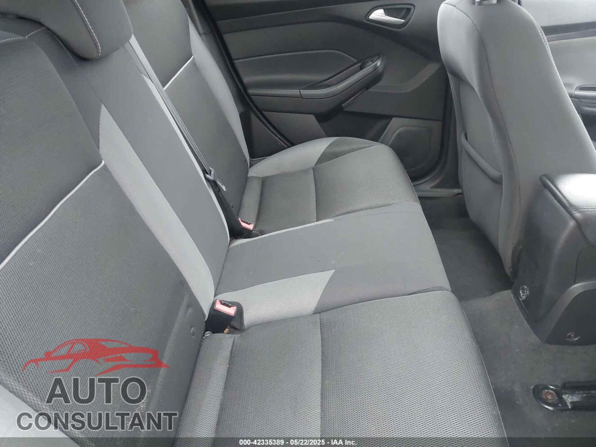 FORD FOCUS 2014 - 1FADP3K2XEL367139