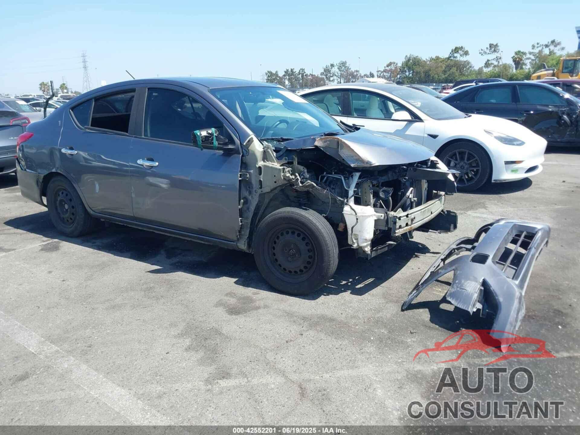 NISSAN VERSA 2018 - 3N1CN7AP0JL872155