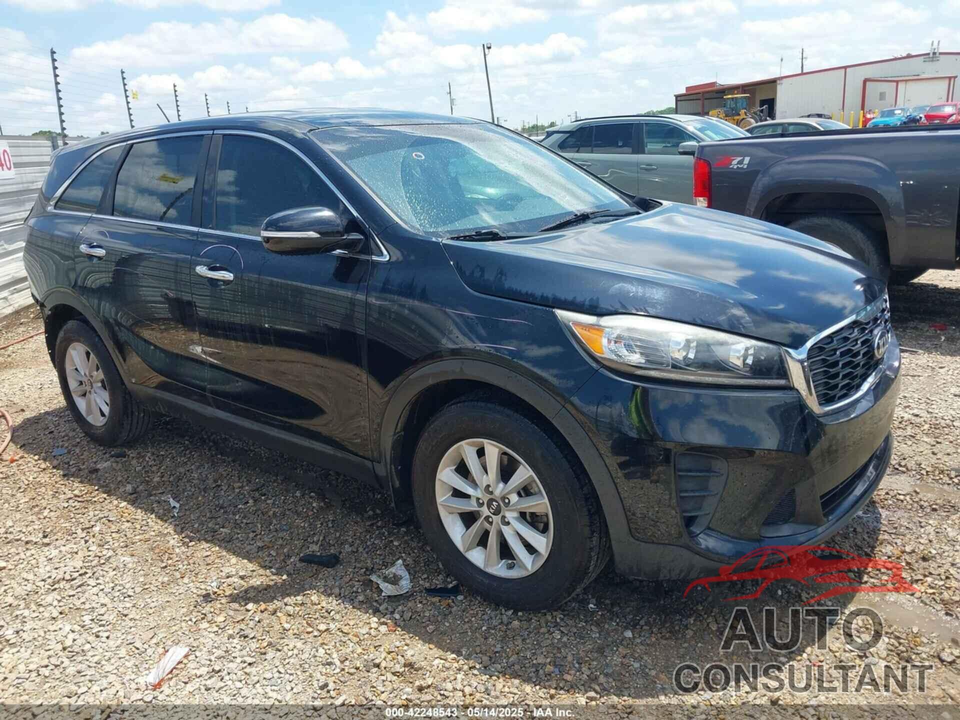 KIA SORENTO 2019 - 5XYPG4A30KG582060