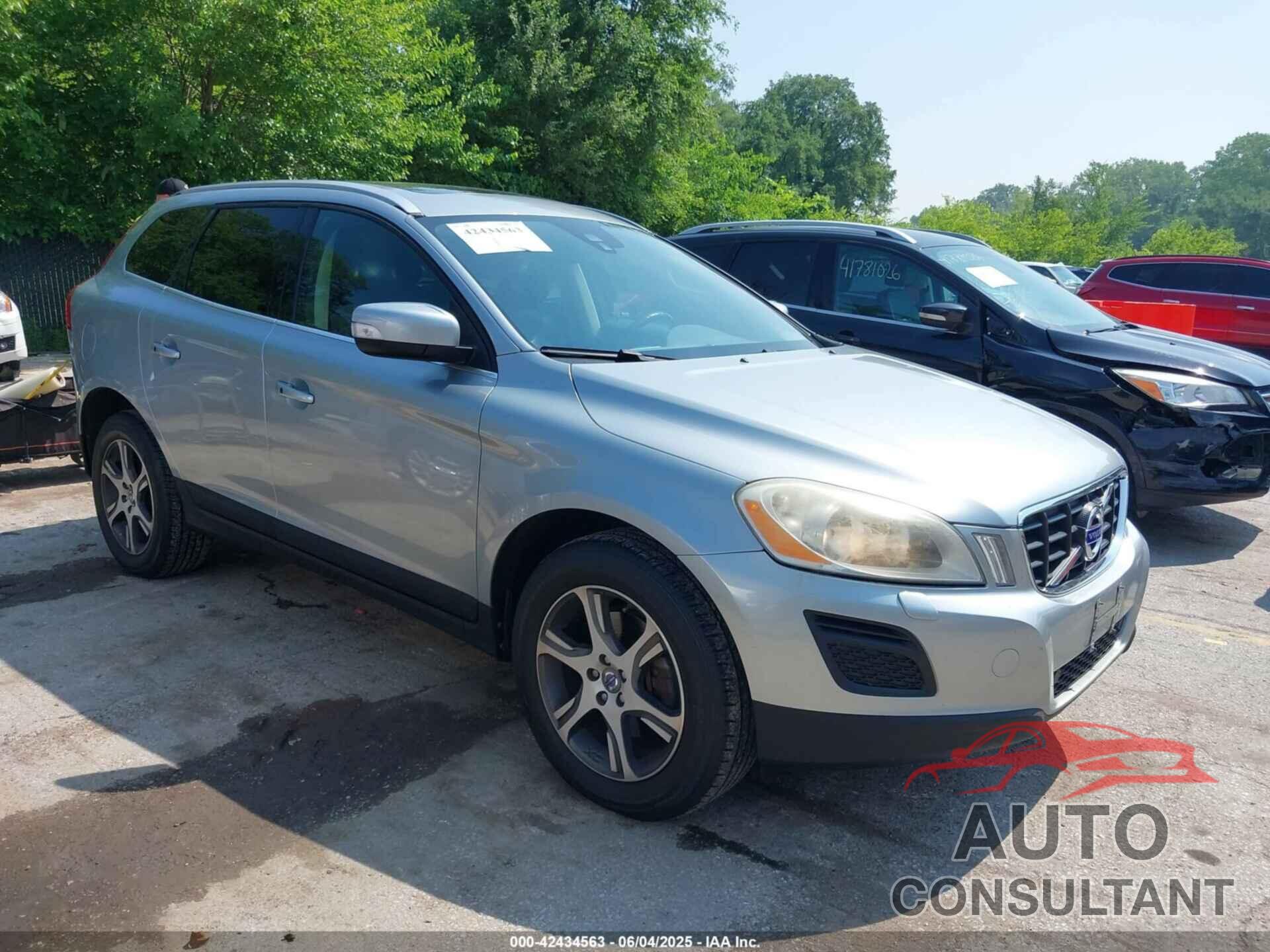 VOLVO XC60 2013 - YV4902DZ5D2448575
