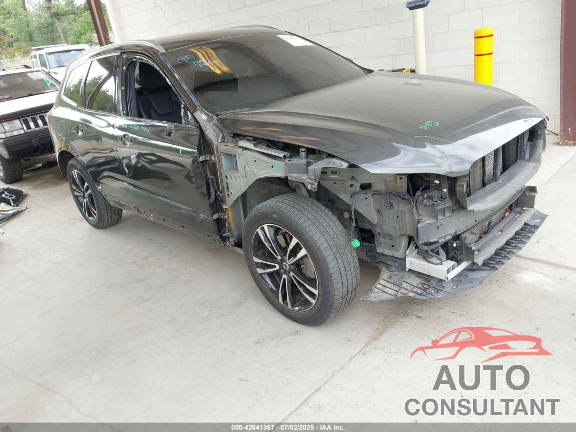 VOLVO XC60 2018 - YV4A22RK0J1093397