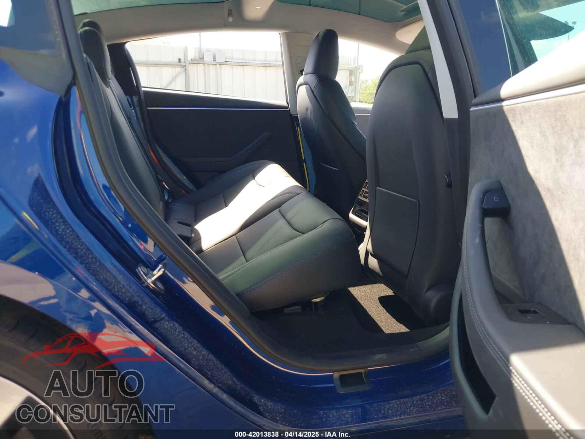 TESLA MODEL 3 2024 - 5YJ3E1EB6RF800587