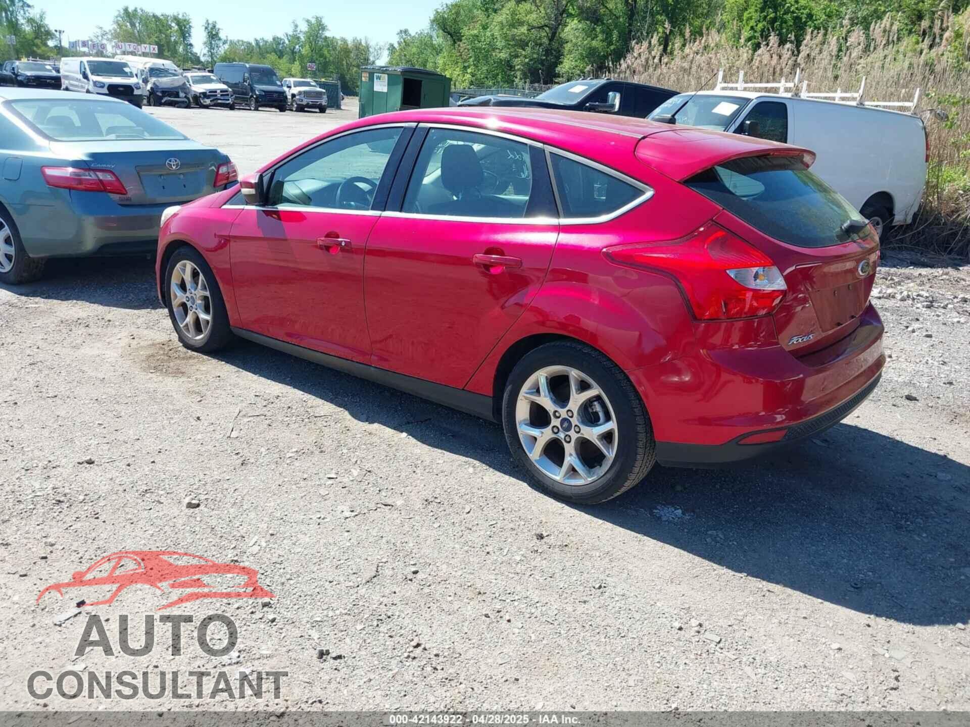 FORD FOCUS 2012 - 1FAHP3M22CL335913