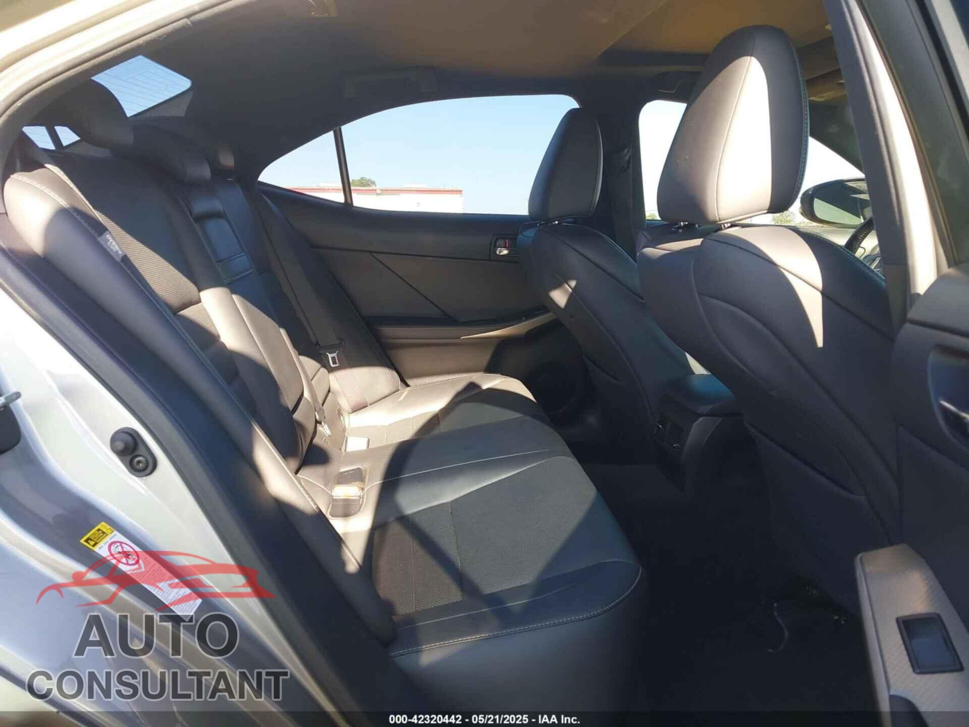 LEXUS IS 200T 2016 - JTHBA1D20G5033115