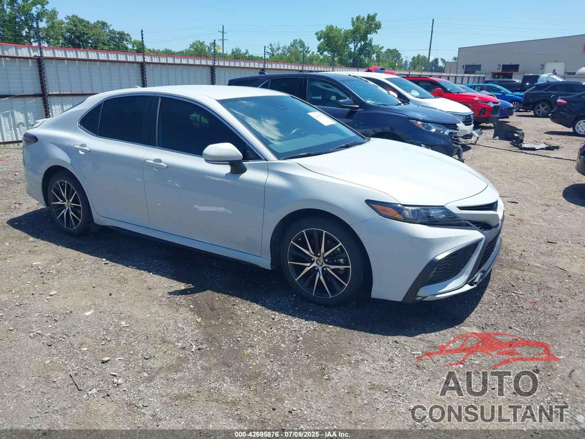 TOYOTA CAMRY 2024 - 4T1G11AK3RU211177