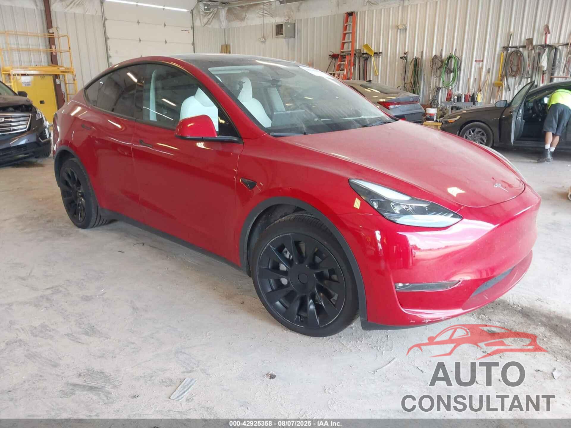 TESLA MODEL Y 2023 - 7SAYGDEEXPF847777