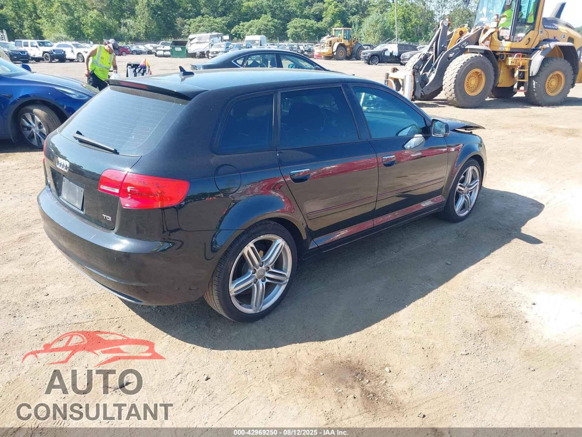 AUDI A3 2012 - WAUBJAFM7CA101845
