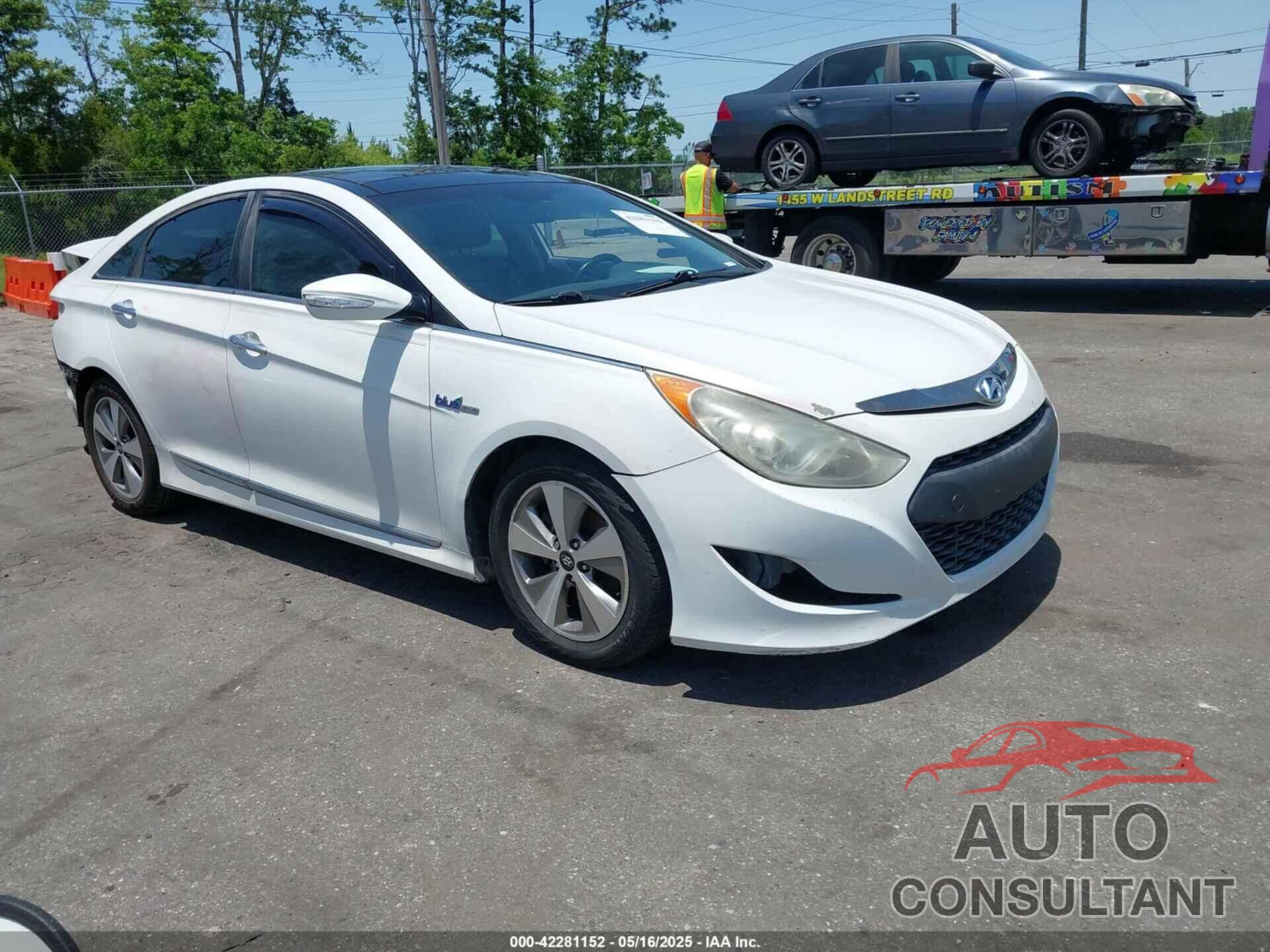 HYUNDAI SONATA HYBRID 2012 - KMHEC4A40CA054589