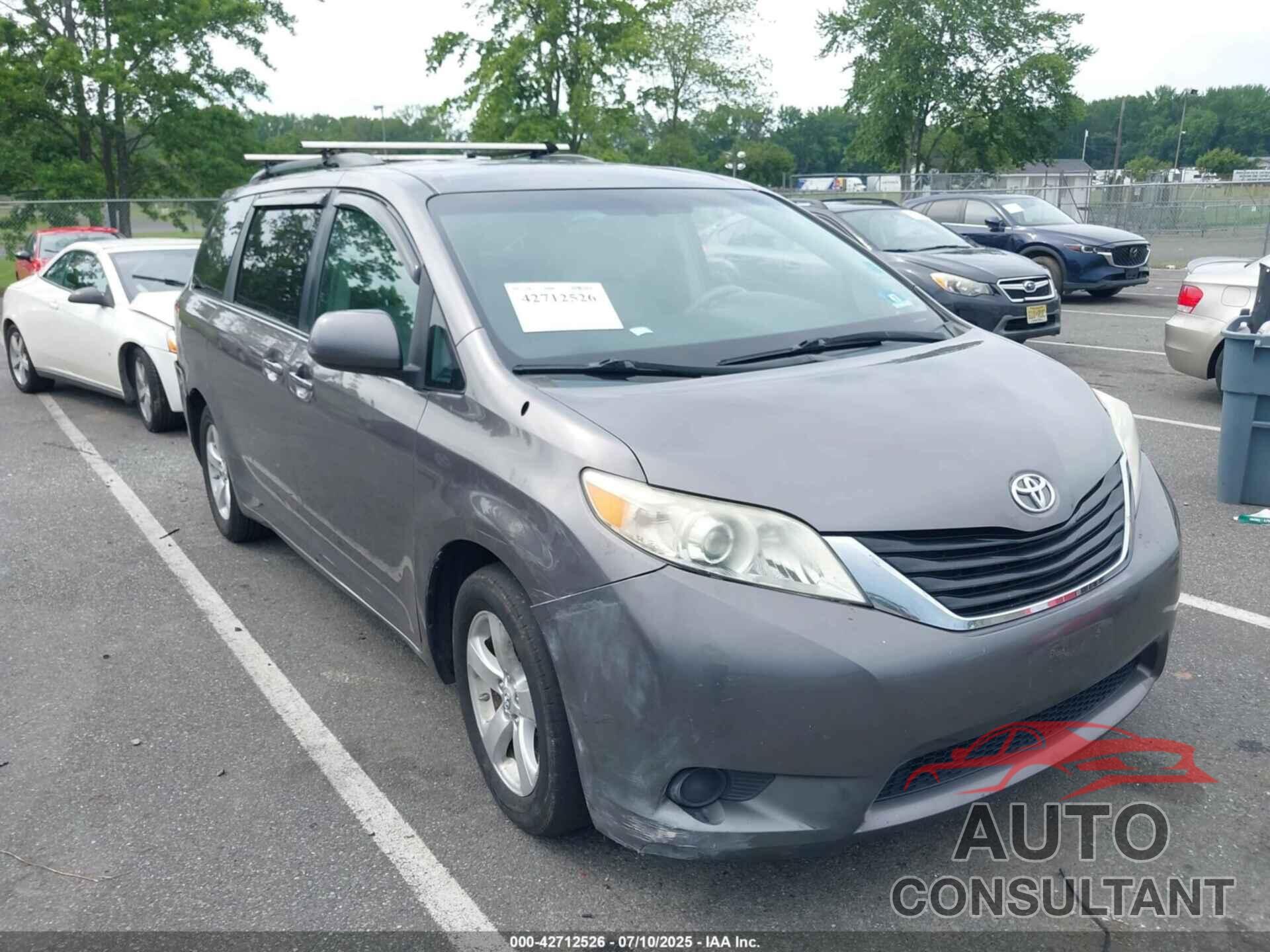 TOYOTA SIENNA 2011 - 5TDKK3DC8BS102185