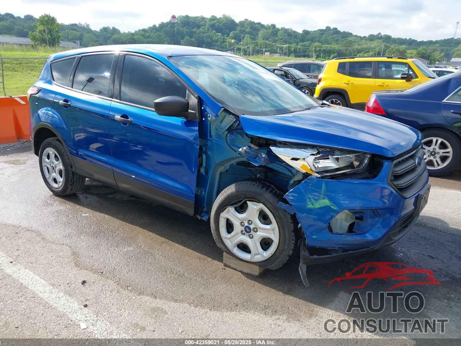 FORD ESCAPE 2017 - 1FMCU0F78HUC50897