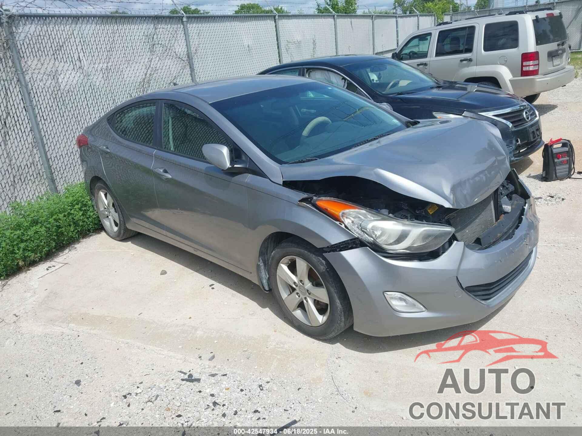 HYUNDAI ELANTRA 2013 - KMHDH4AE0DU538140