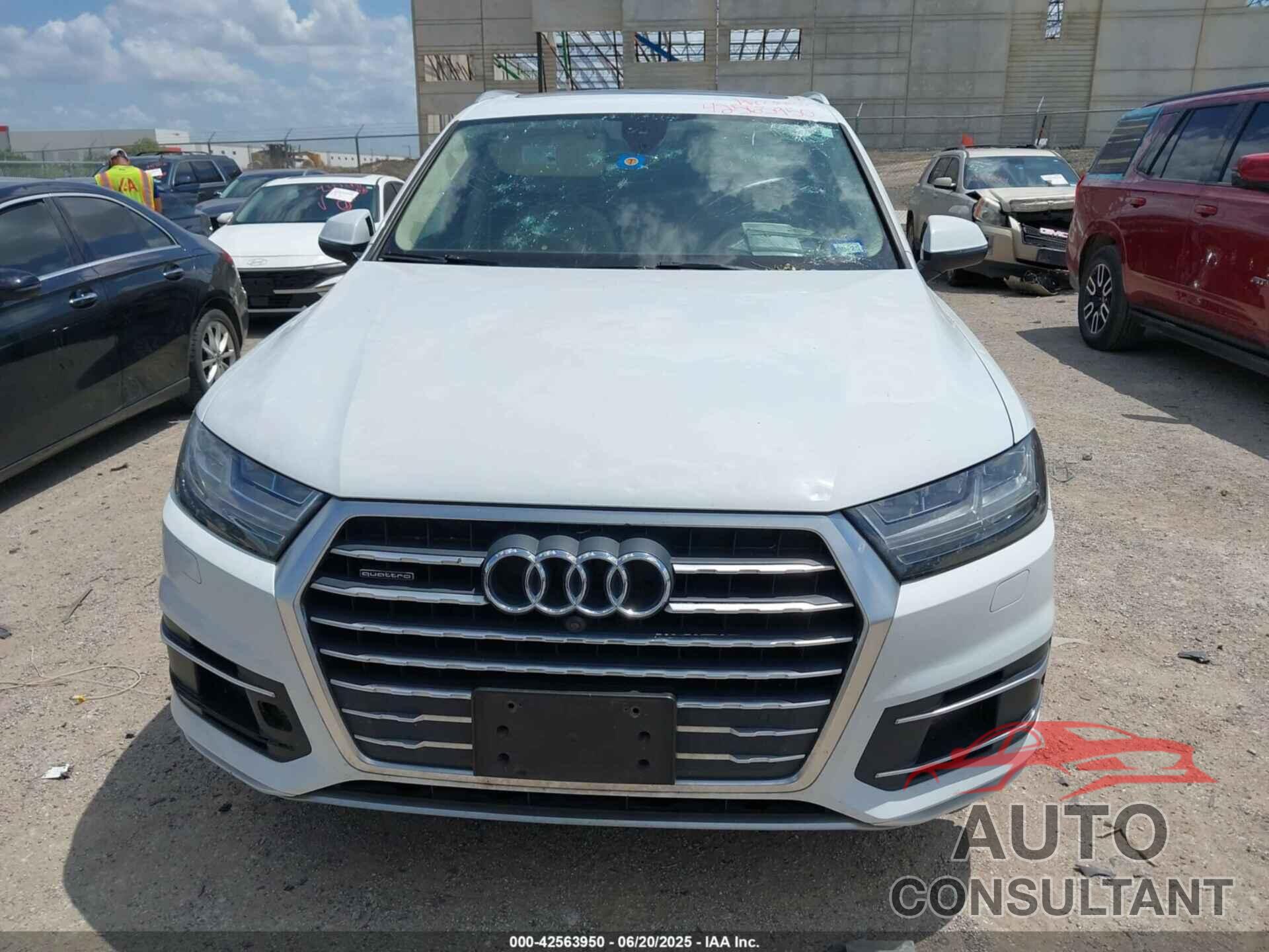 AUDI Q7 2019 - WA1LHAF79KD025758