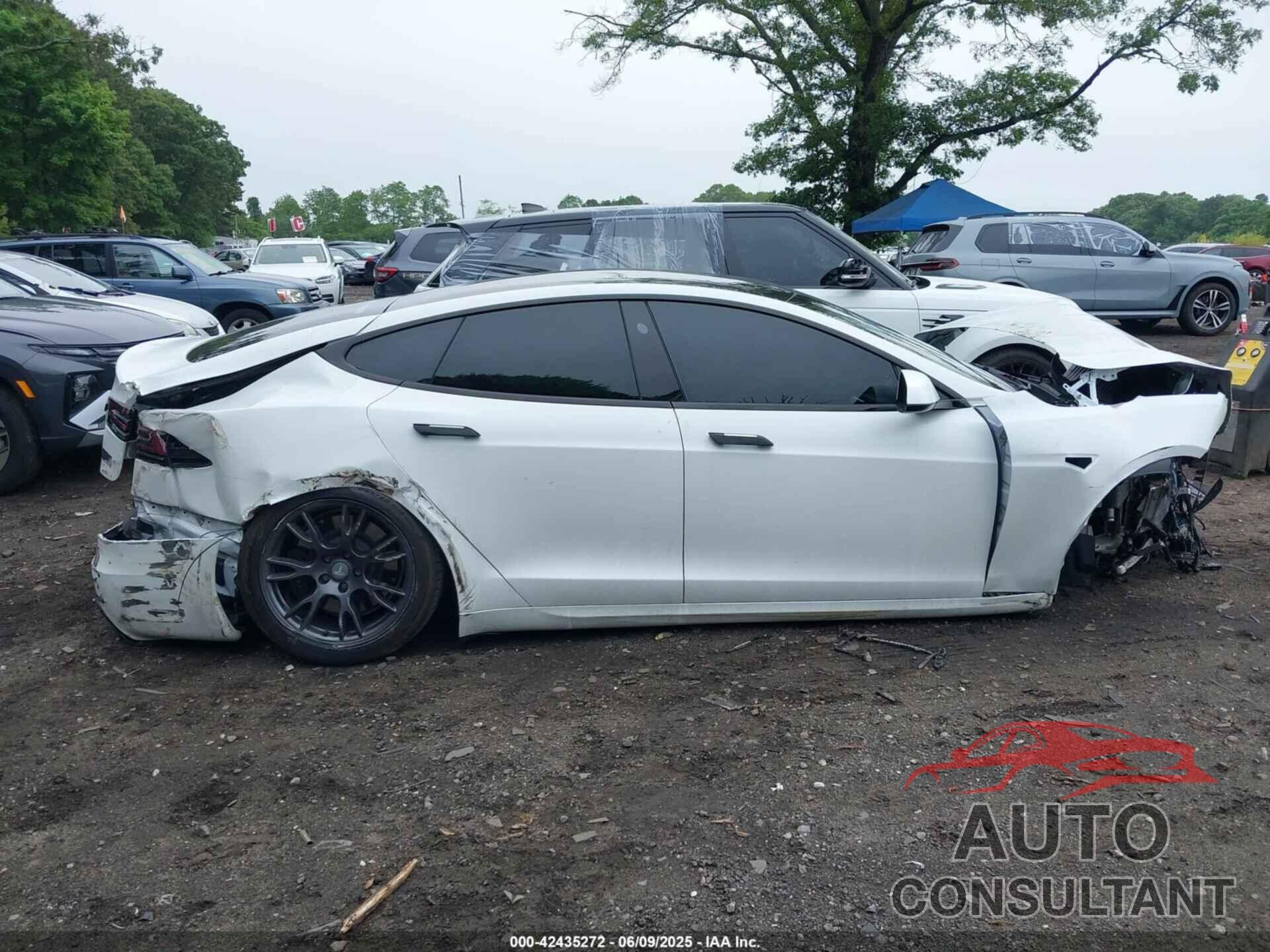 TESLA MODEL S 2022 - 5YJSA1E62NF487719