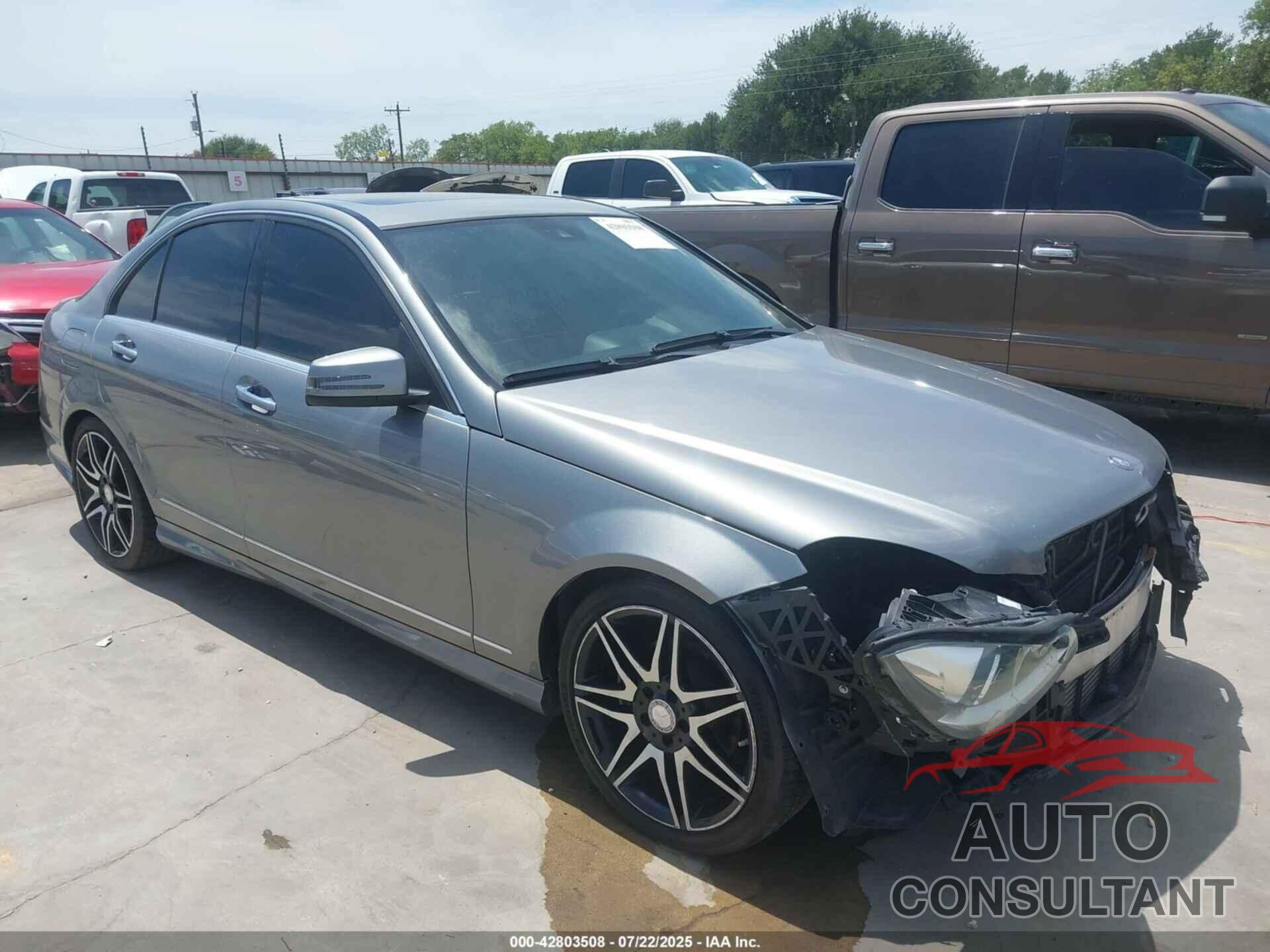 MERCEDES-BENZ C 250 2013 - WDDGF4HB2DR249210