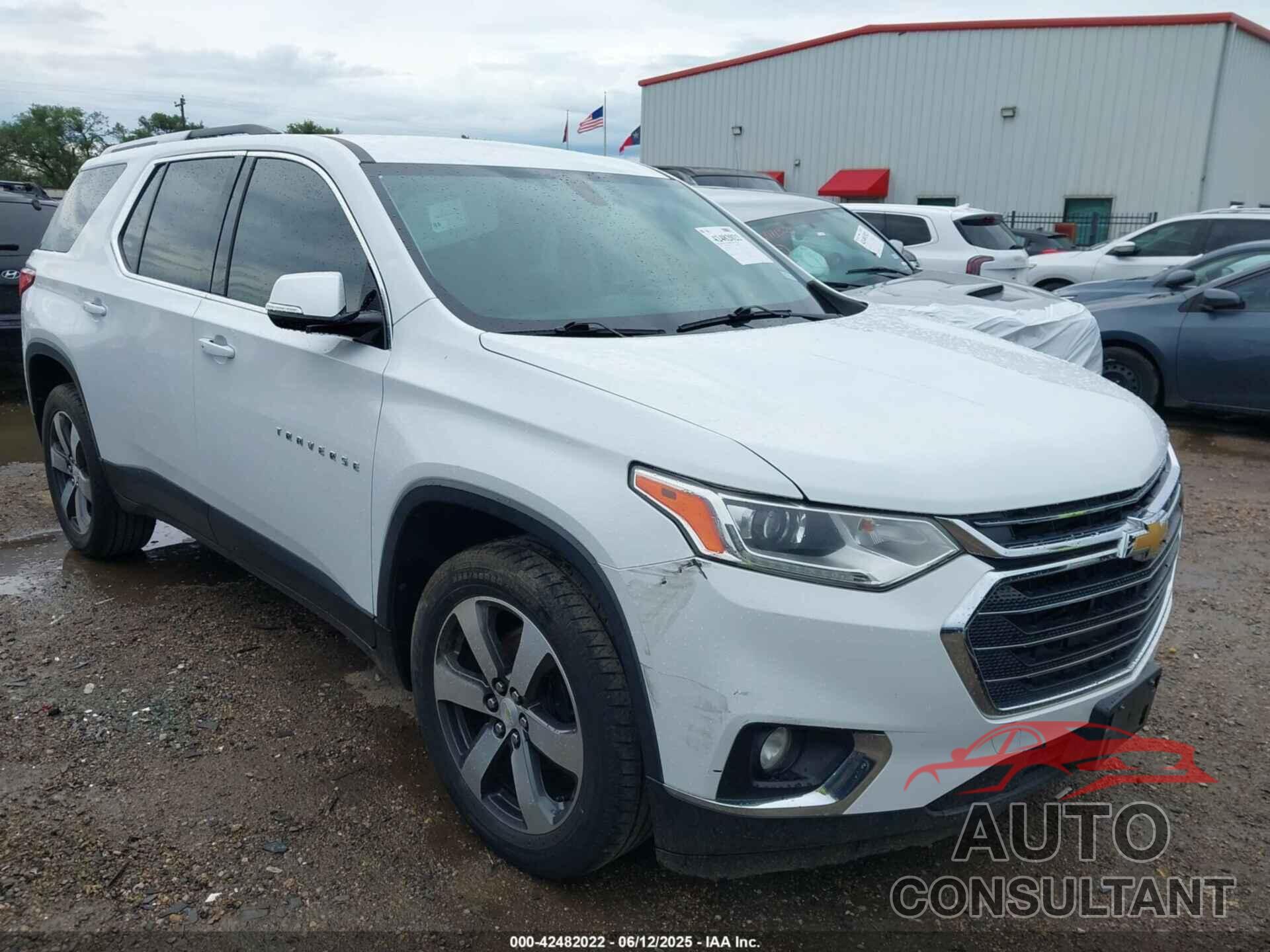 CHEVROLET TRAVERSE 2018 - 1GNERGKW1JJ133861