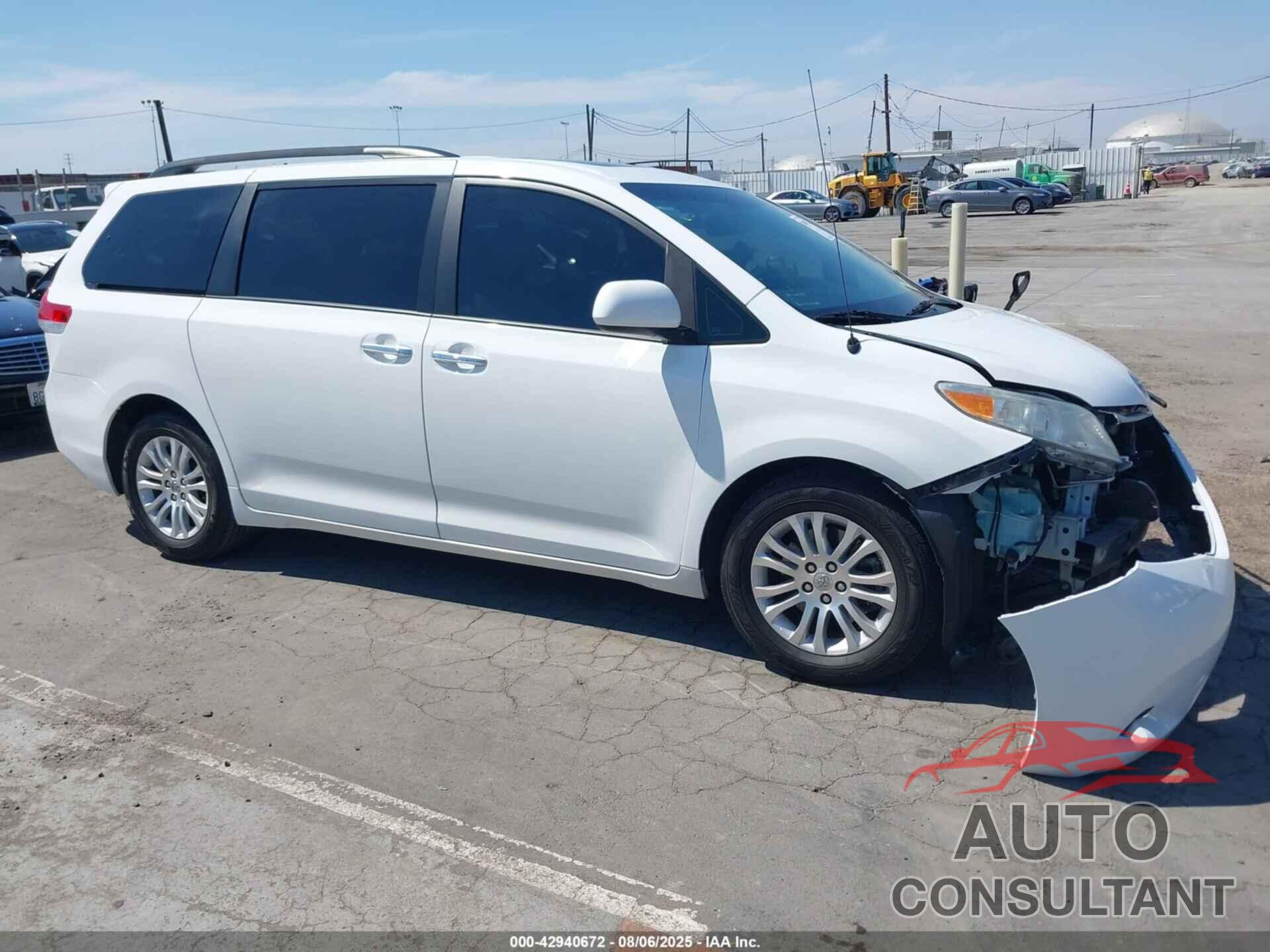 TOYOTA SIENNA 2014 - 5TDYK3DC3ES464360