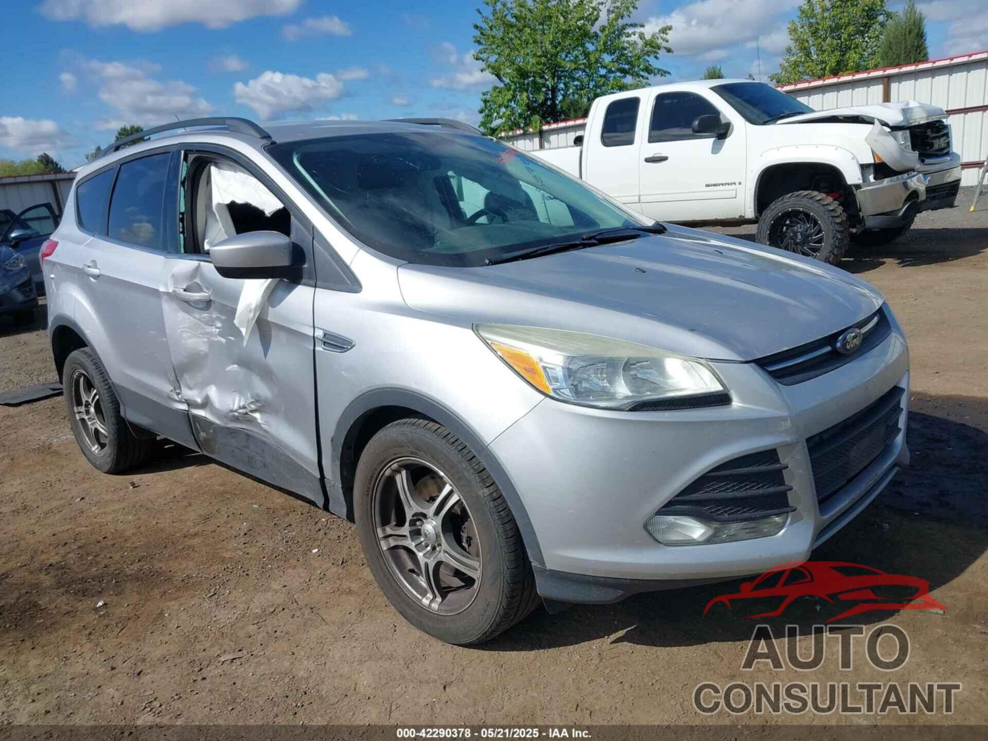 FORD ESCAPE 2015 - 1FMCU9GX2FUB07928