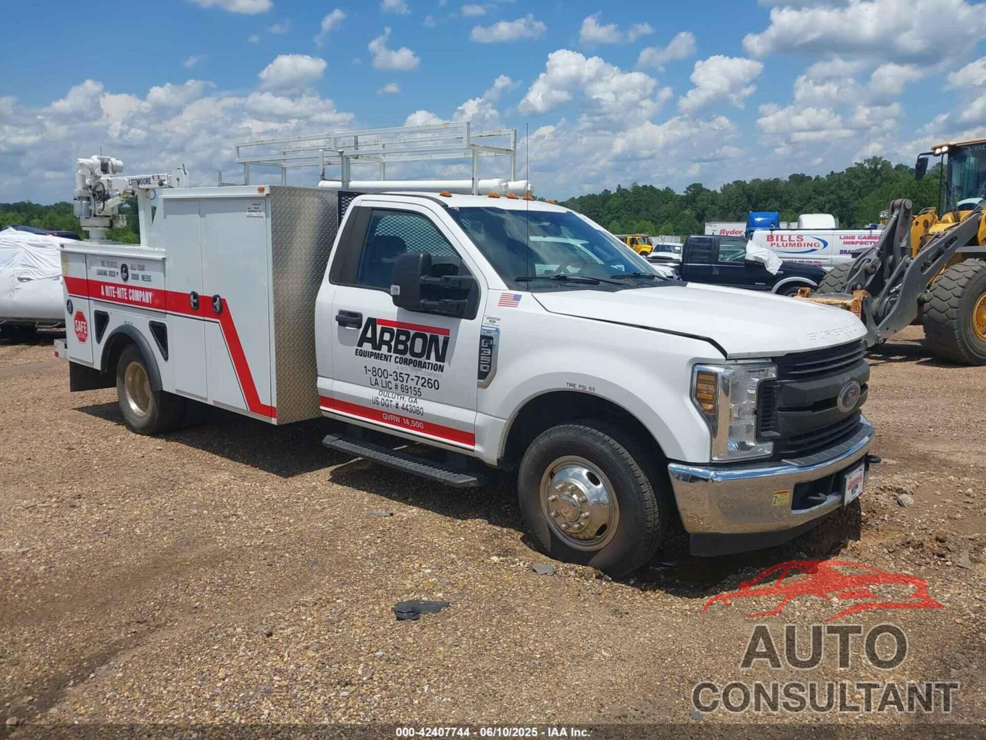 FORD F-350 CHASSIS 2019 - 1FDRF3G61KEC47465