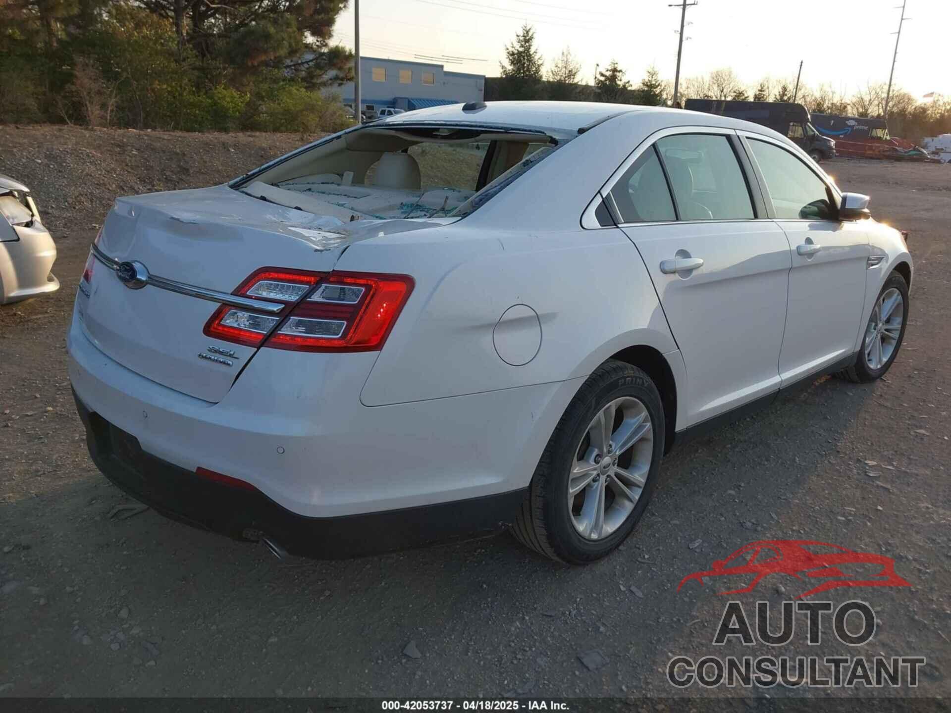 FORD TAURUS 2015 - 1FAHP2E82FG202143