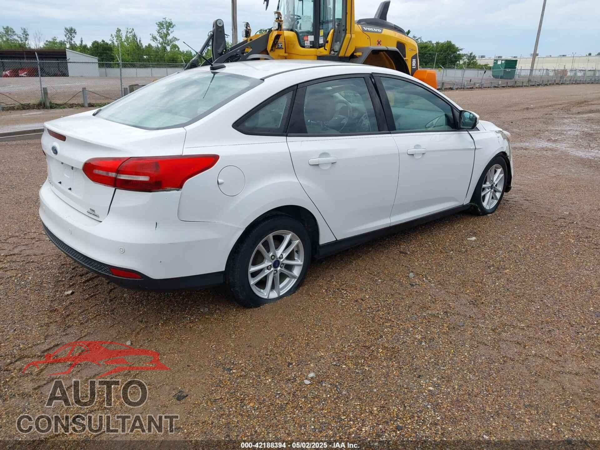 FORD FOCUS 2015 - 1FADP3F23FL365910