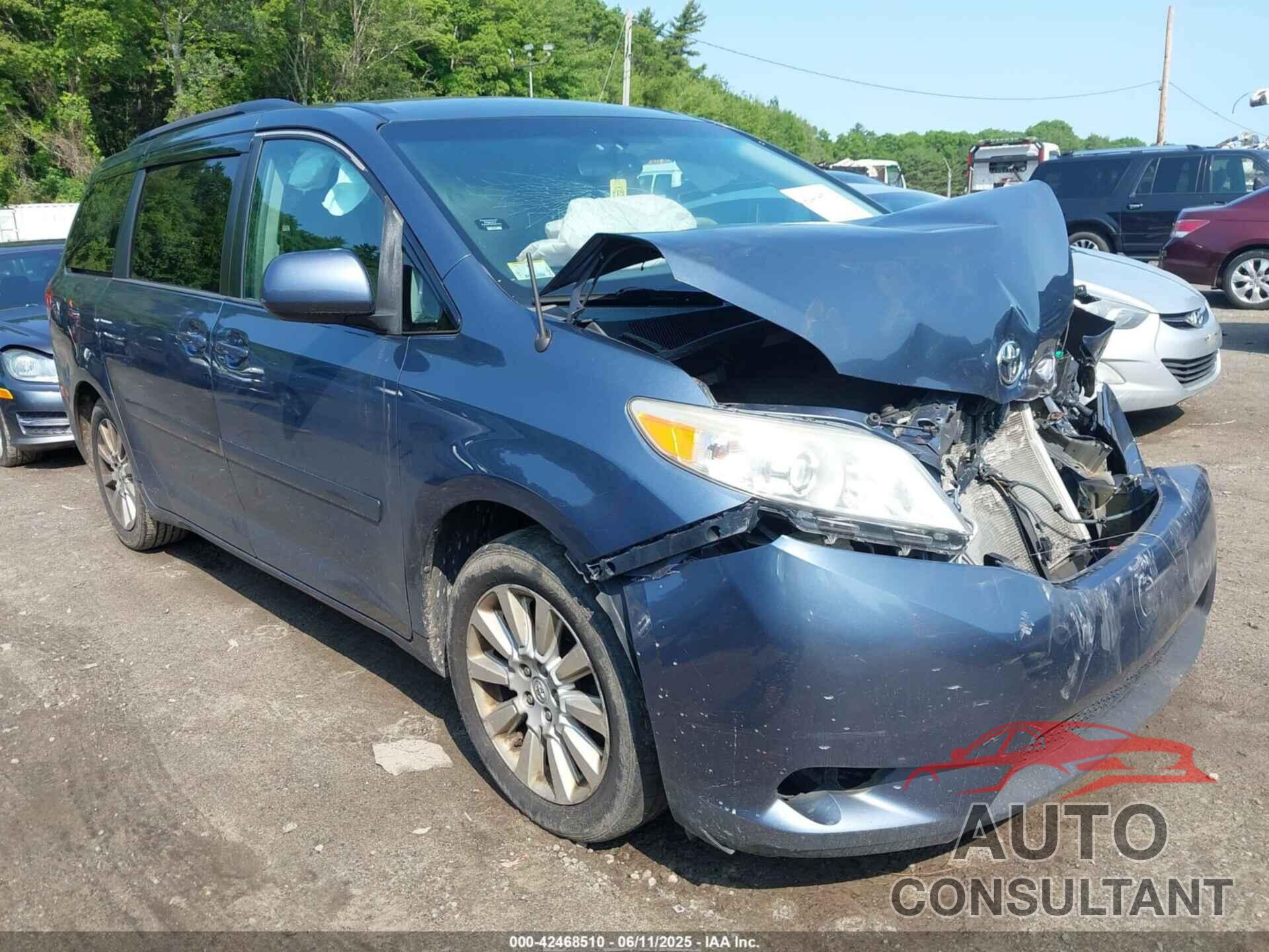 TOYOTA SIENNA 2013 - 5TDJK3DC6DS070951