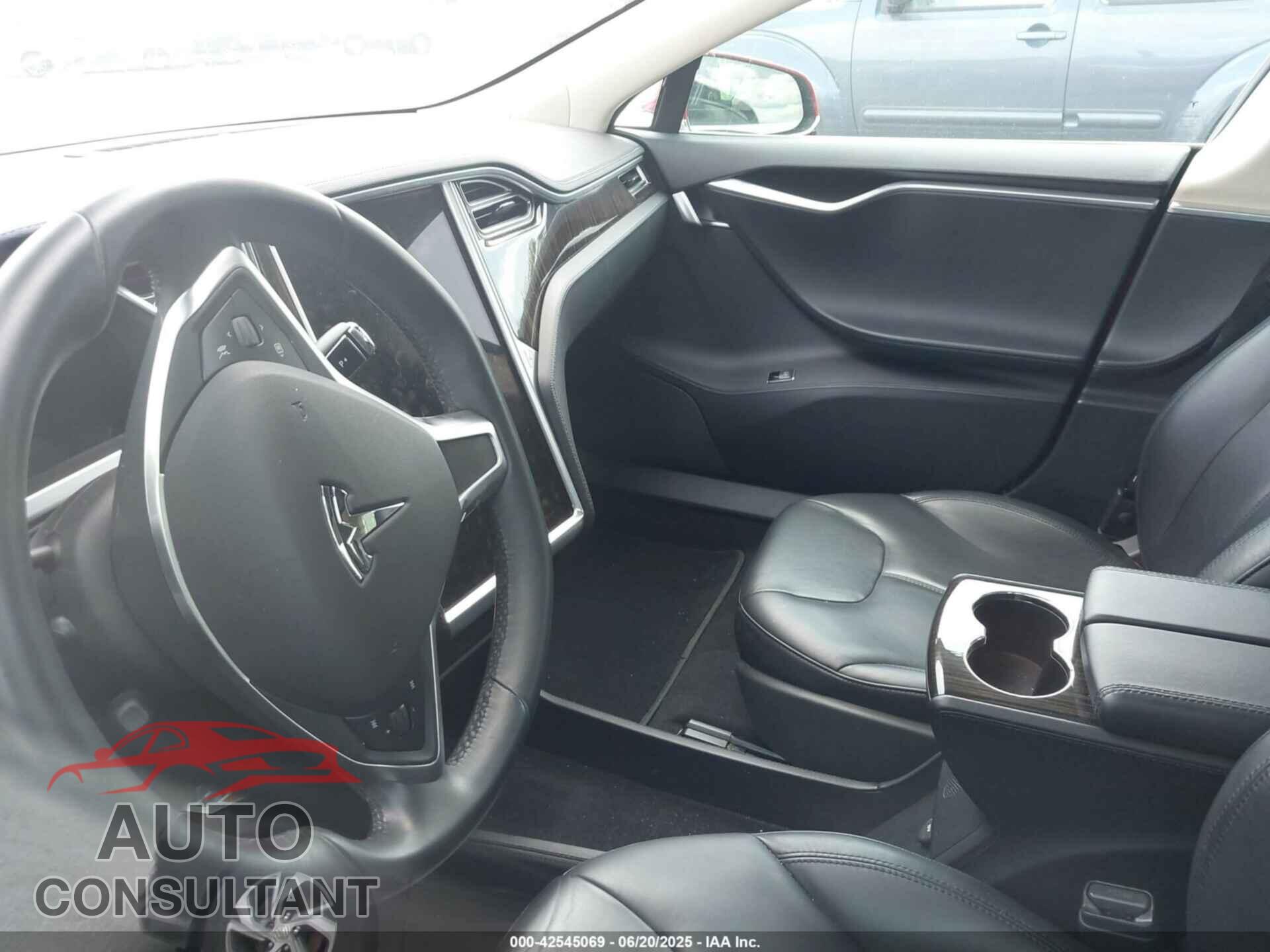 TESLA MODEL S 2013 - 5YJSA1CN2DFP21558