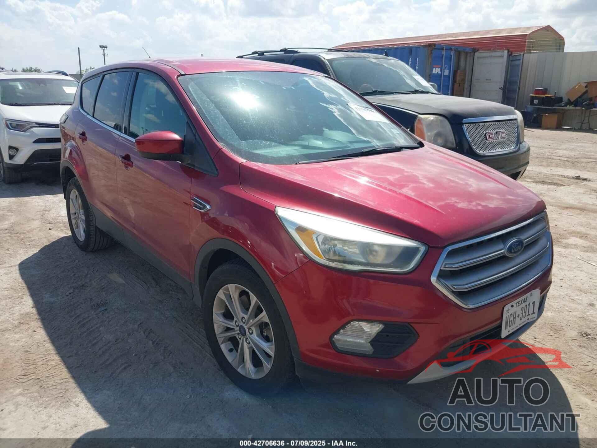 FORD ESCAPE 2017 - 1FMCU0G90HUC56032
