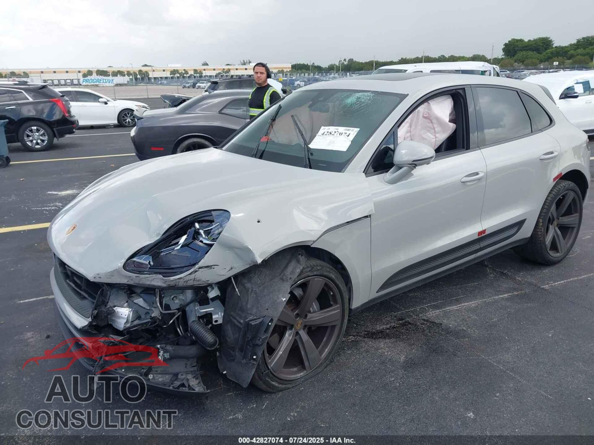 PORSCHE MACAN 2022 - WP1AA2A58NLB09110