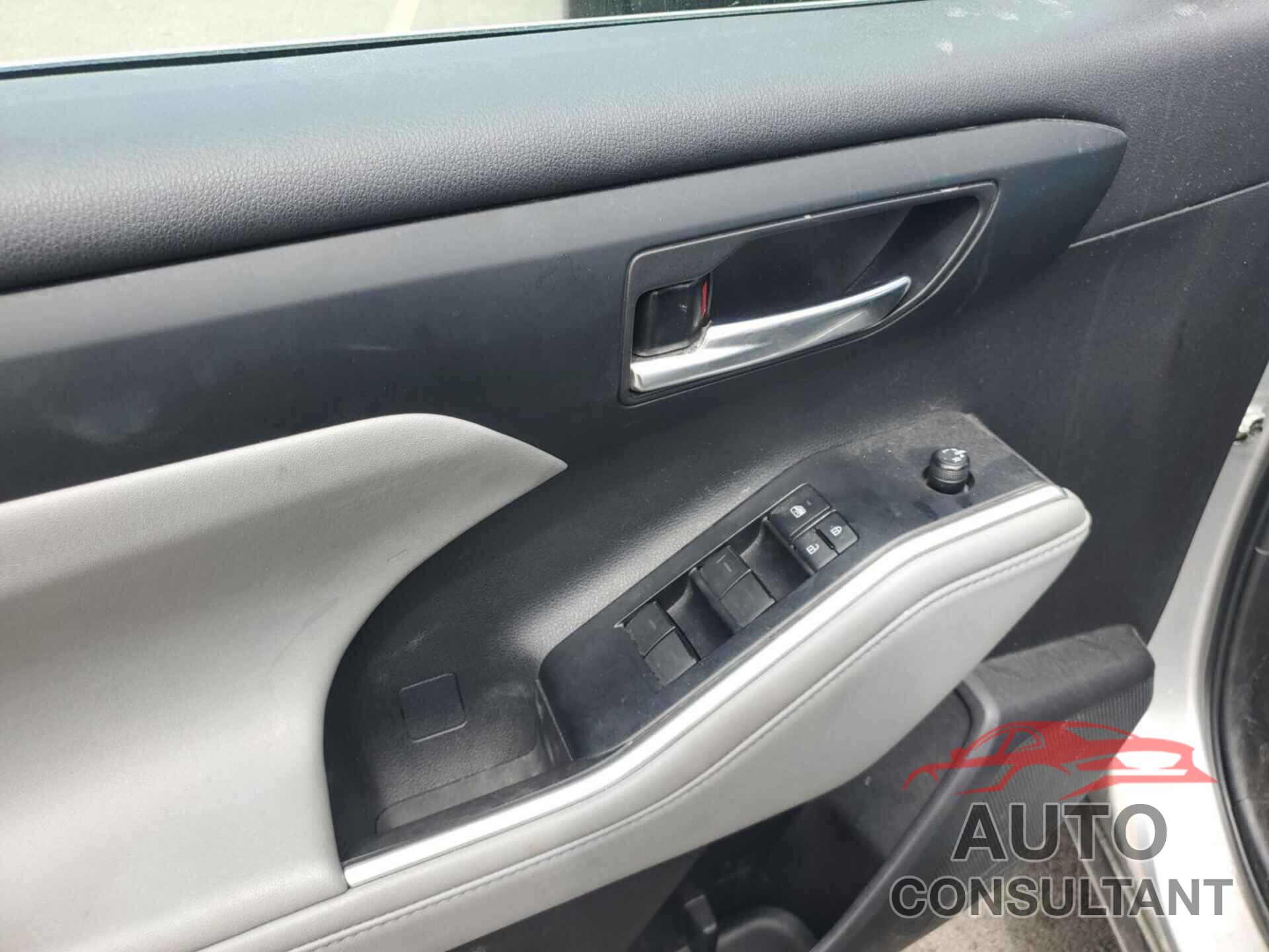 TOYOTA HIGHLANDER 2022 - 5TDGBRCH7NS545681