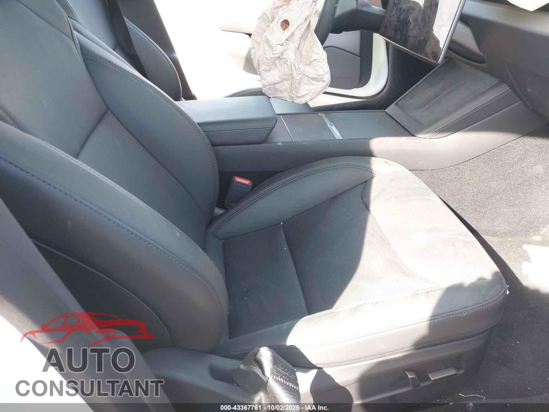 TESLA MODEL 3 2024 - 5YJ3E1EA6RF738437
