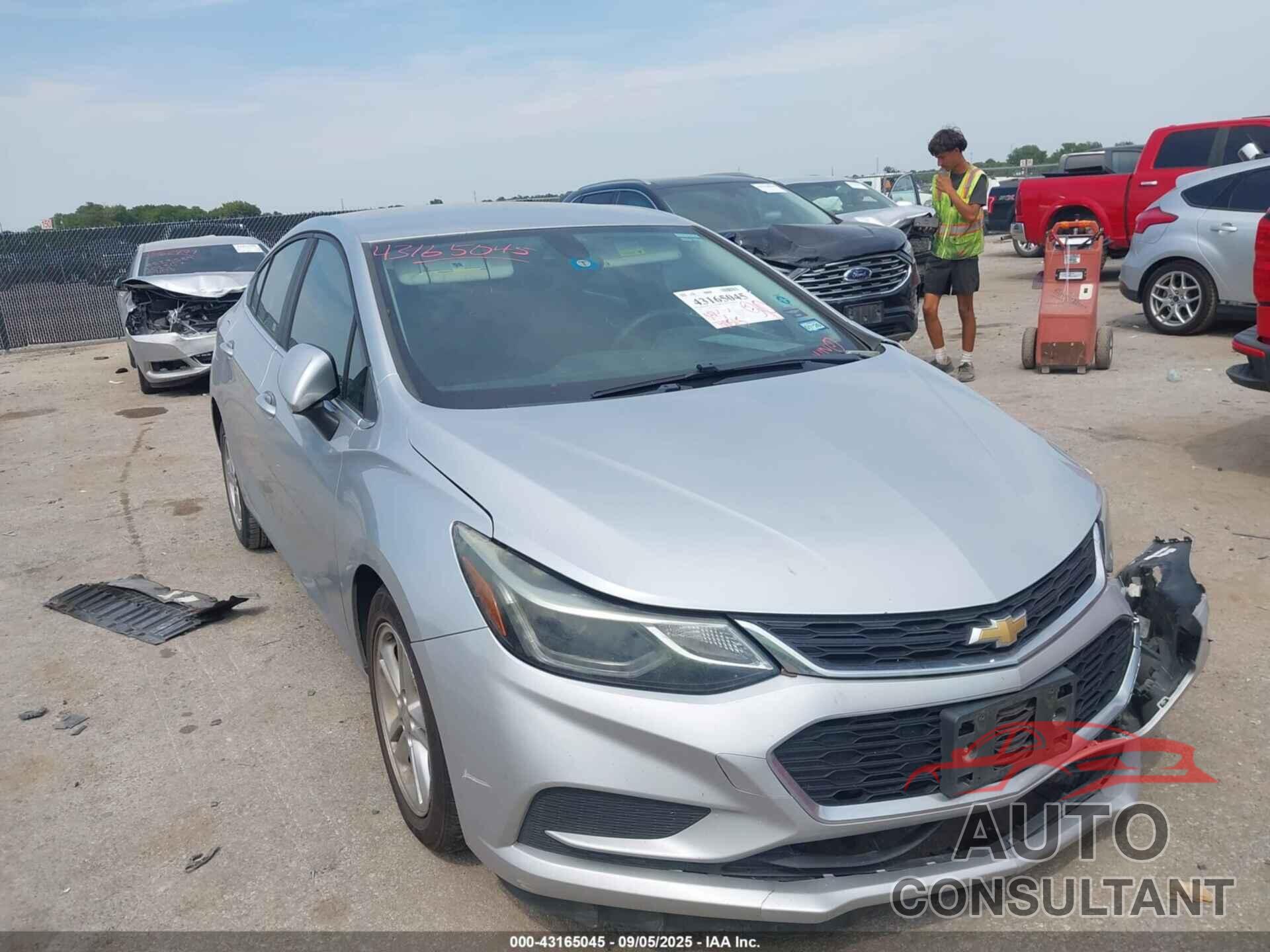 CHEVROLET CRUZE 2017 - 1G1BE5SM4H7111511