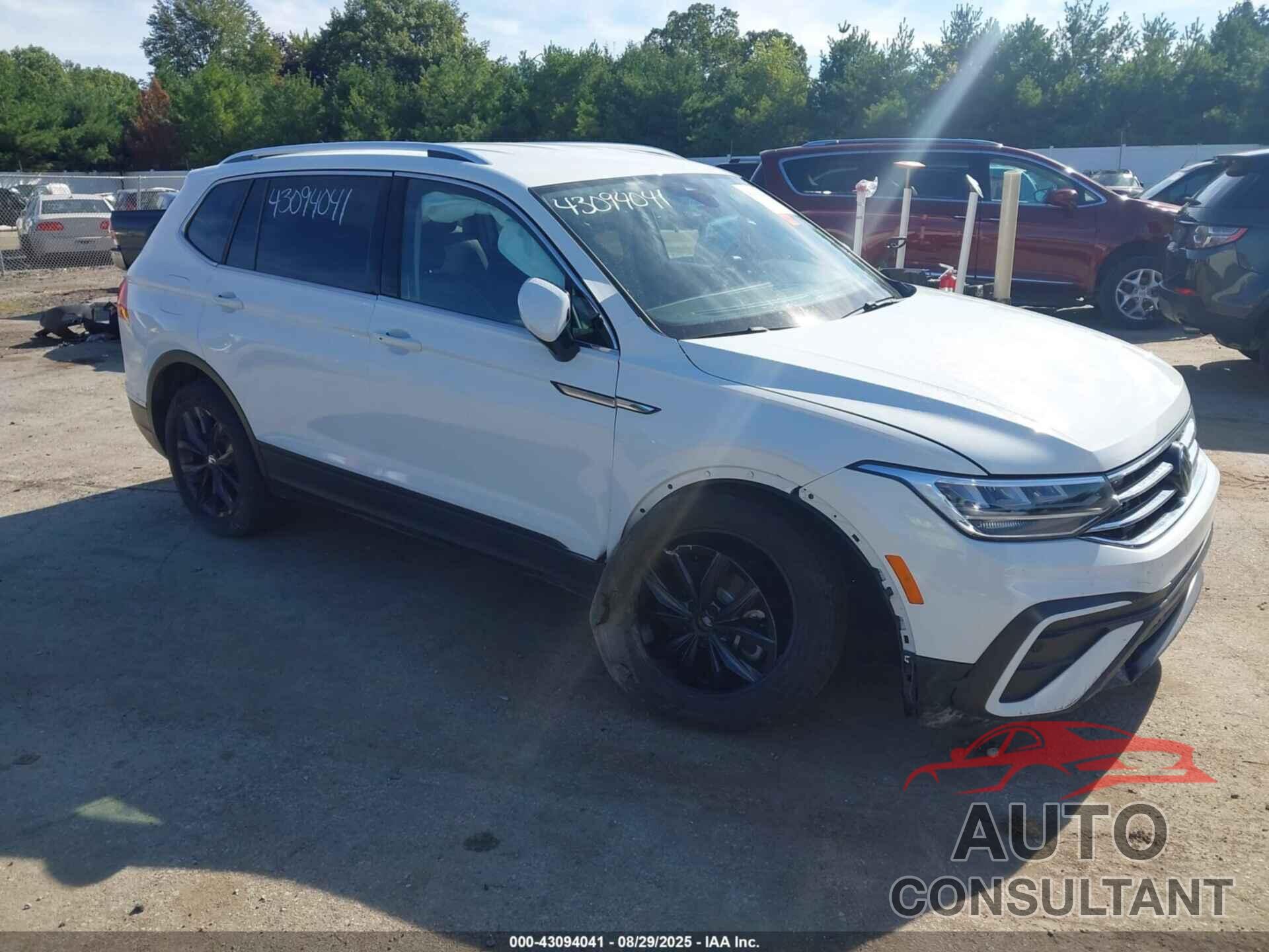 VOLKSWAGEN TIGUAN 2022 - 3VV2B7AX8NM099311