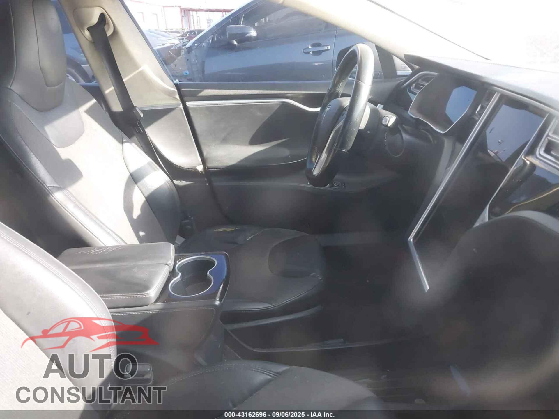 TESLA MODEL S 2015 - 5YJSA1S26FF097452