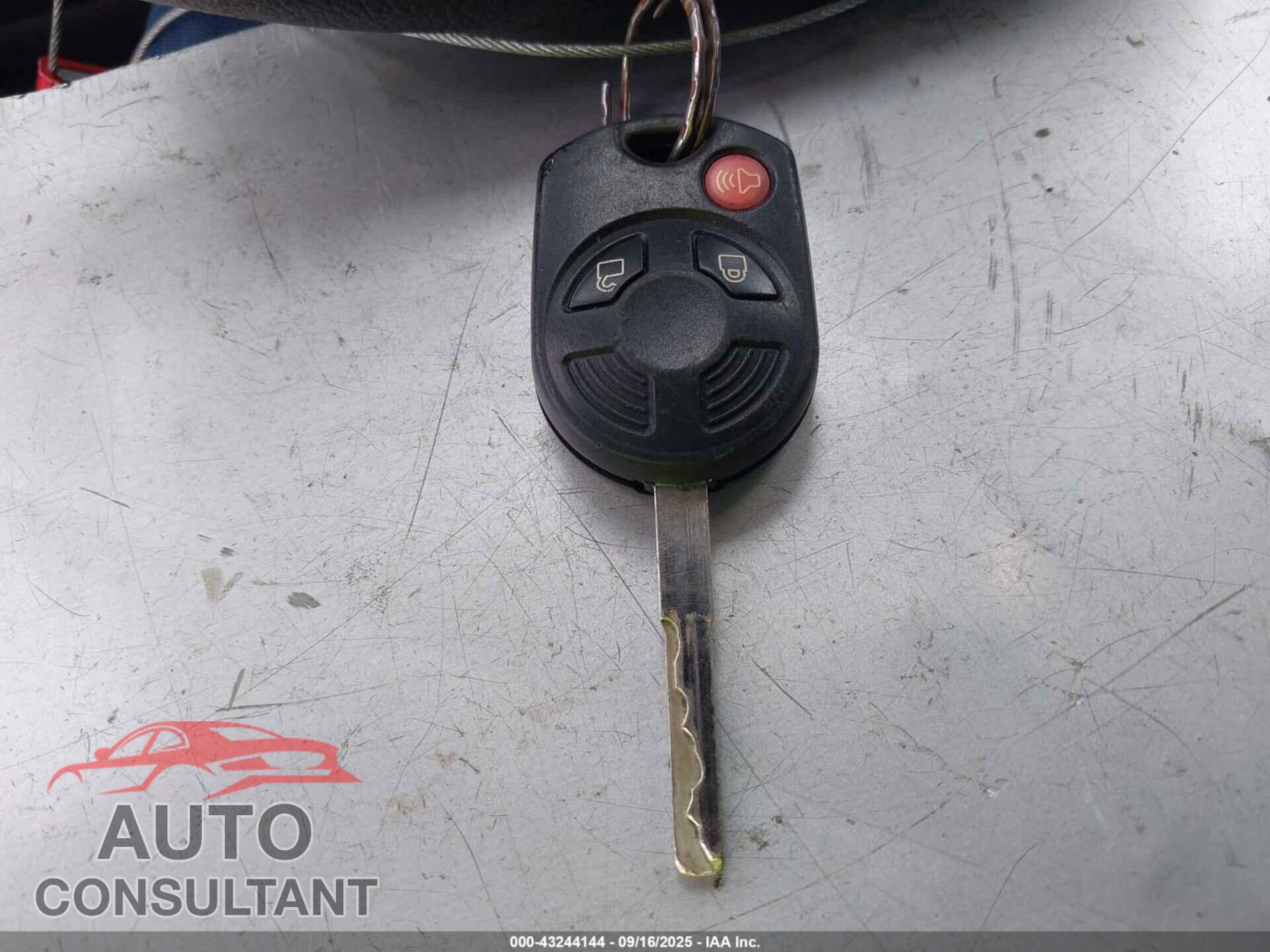 FORD ESCAPE 2016 - 1FMCU0F72GUA91454
