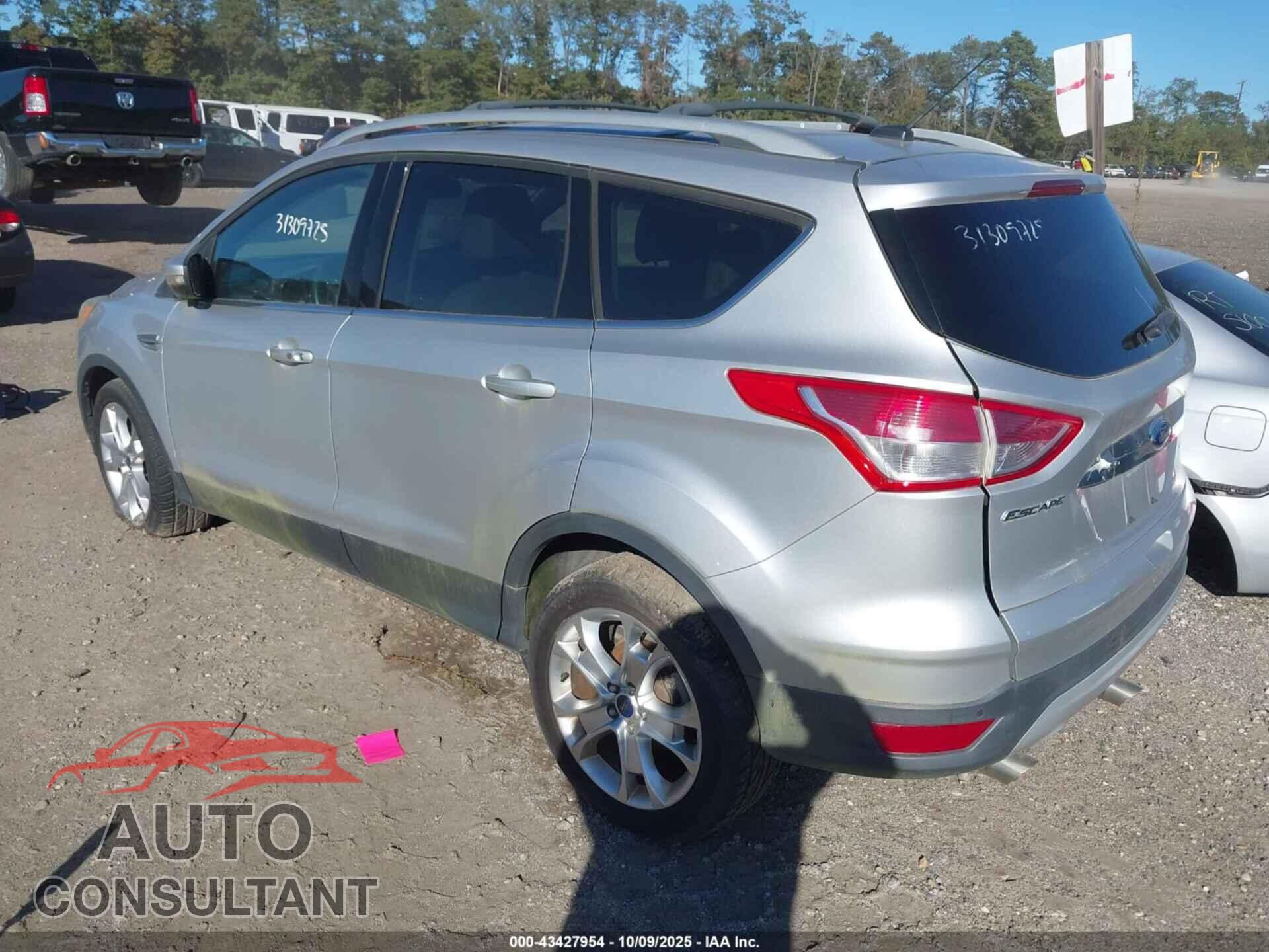 FORD ESCAPE 2015 - 1FMCU9J94FUC66962