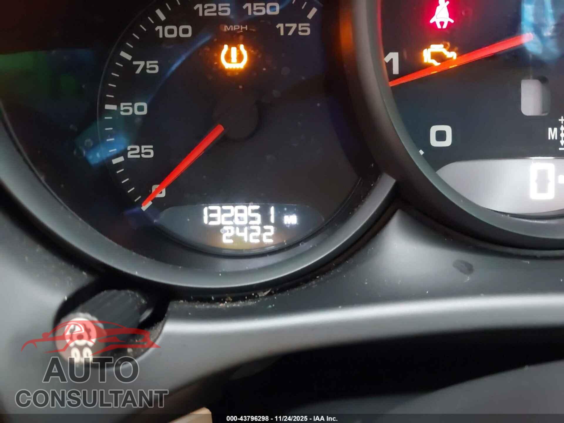 PORSCHE MACAN 2017 - WP1AA2A55HLB04063