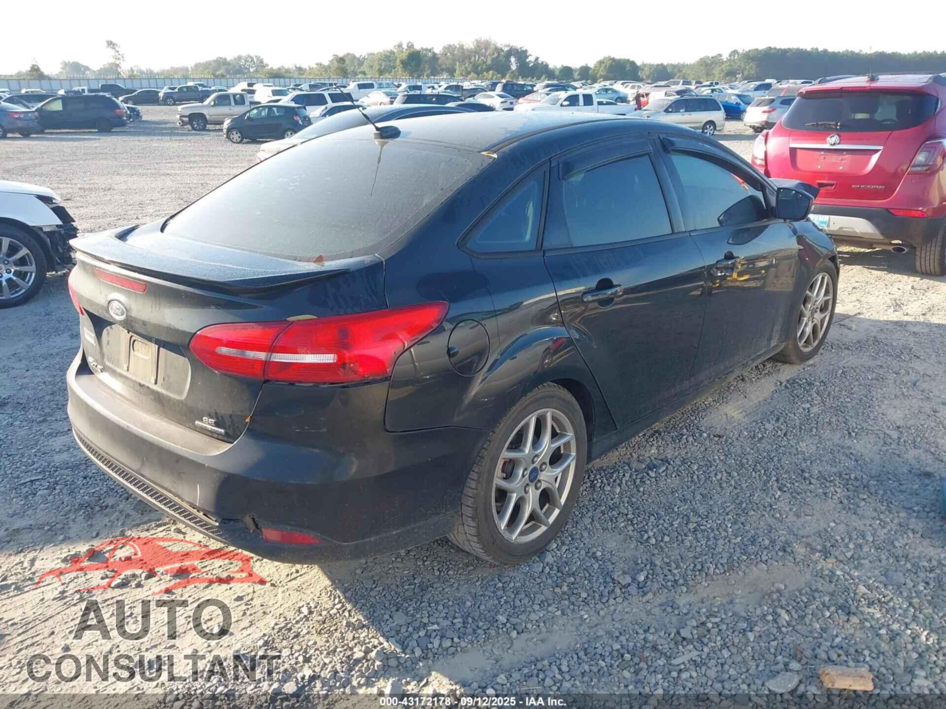 FORD FOCUS 2015 - 1FADP3F26FL279717