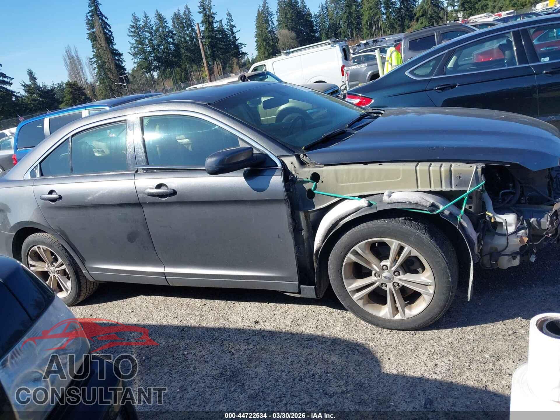 FORD TAURUS 2016 - 1FAHP2E82GG106627