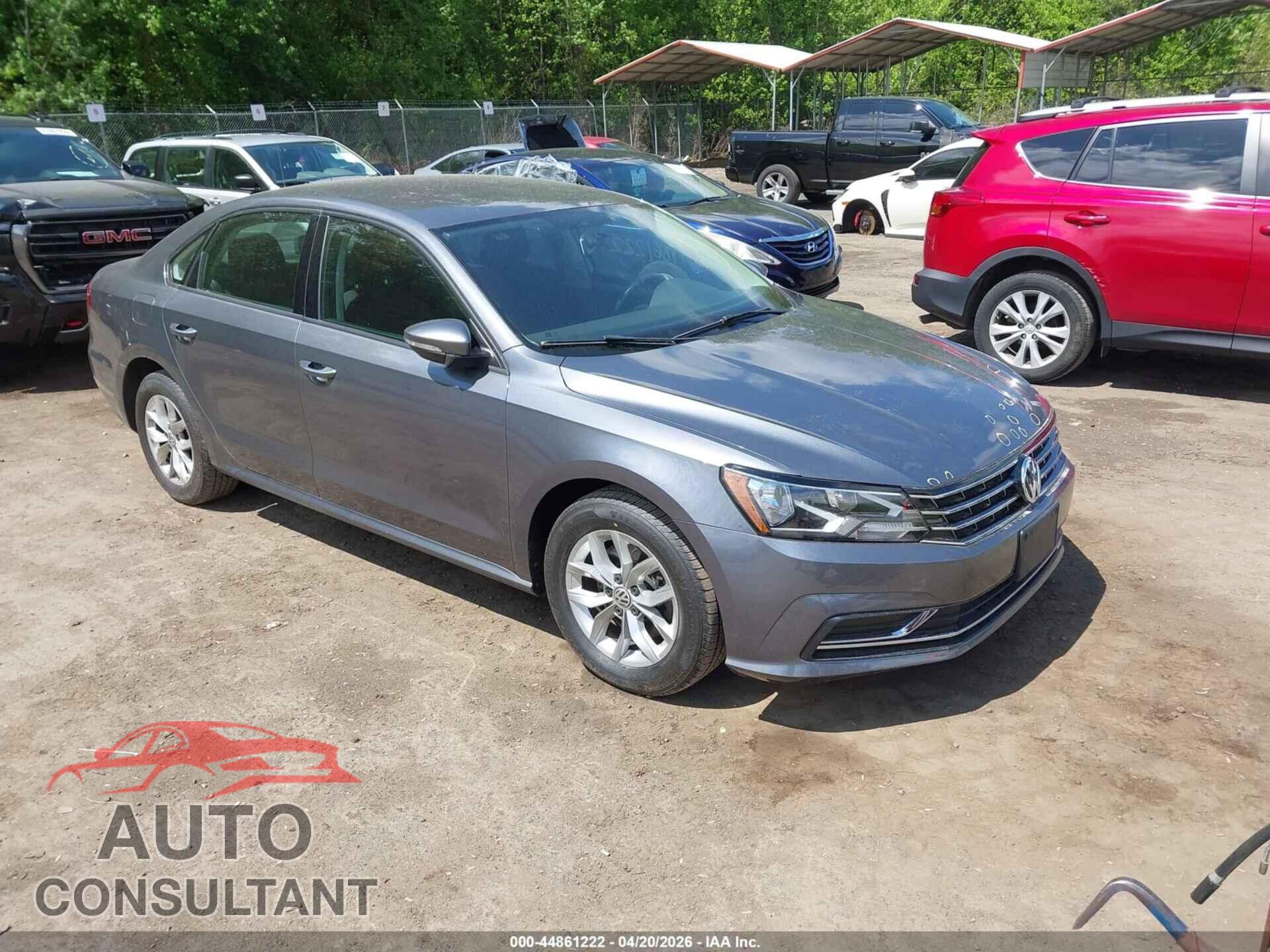 VOLKSWAGEN PASSAT 2018 - 1VWAA7A33JC051475